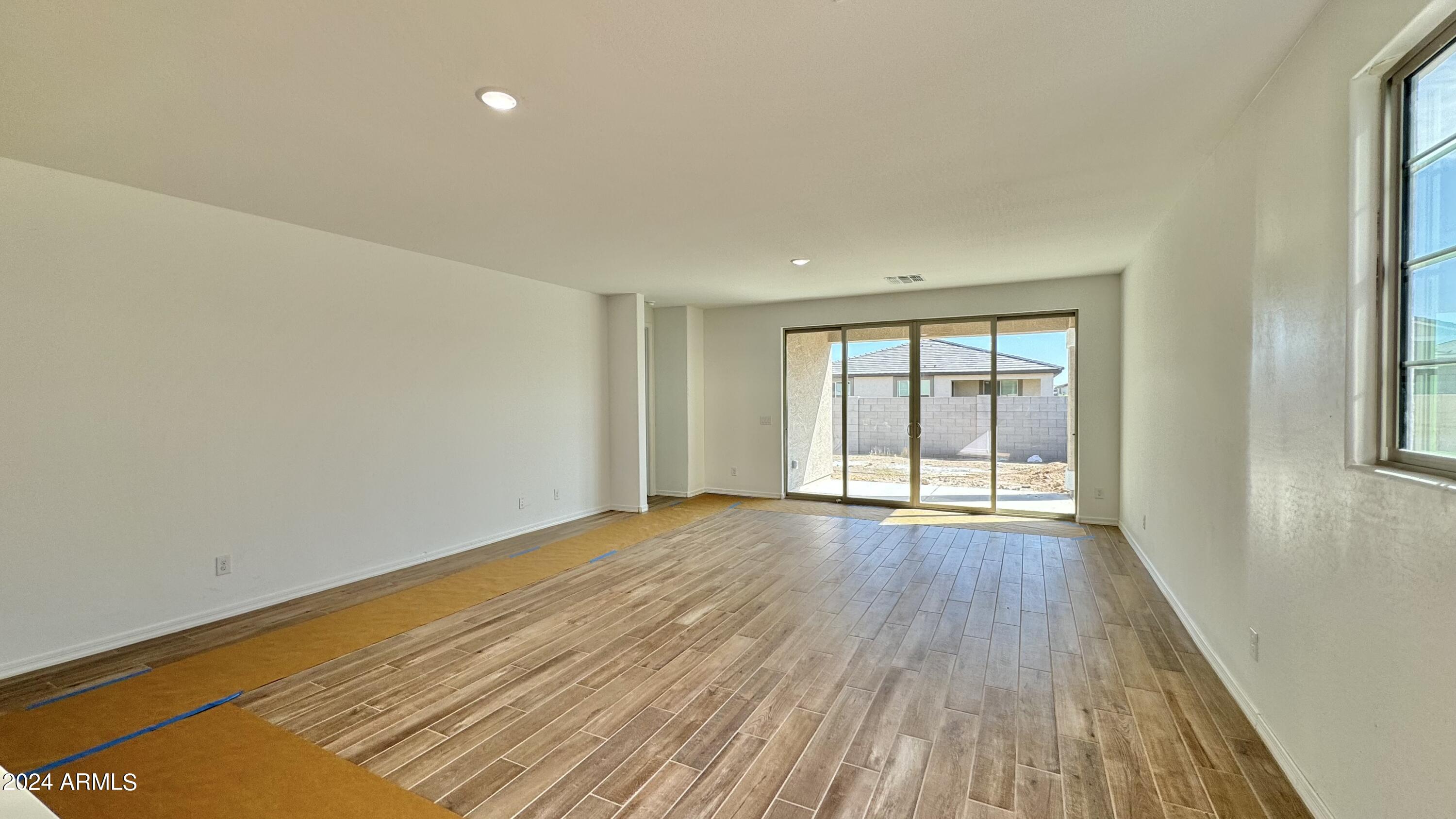 22889 E ROUNDUP Way