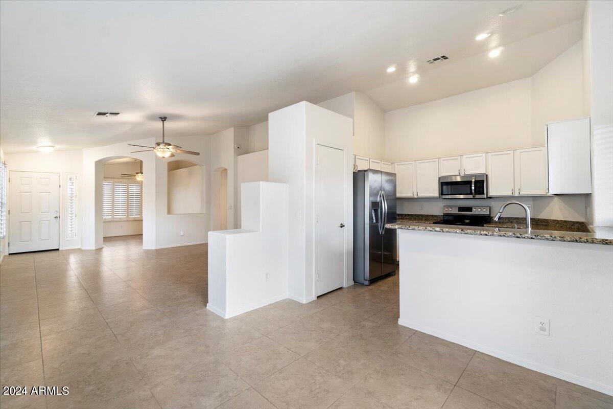 5732 E HARMONY Avenue