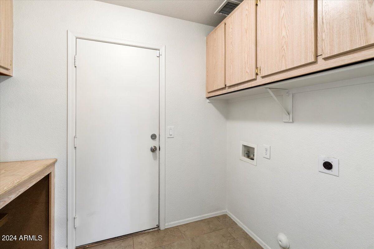 5732 E HARMONY Avenue