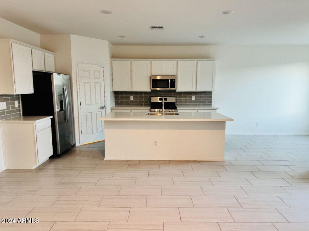47793 W KENNER Drive