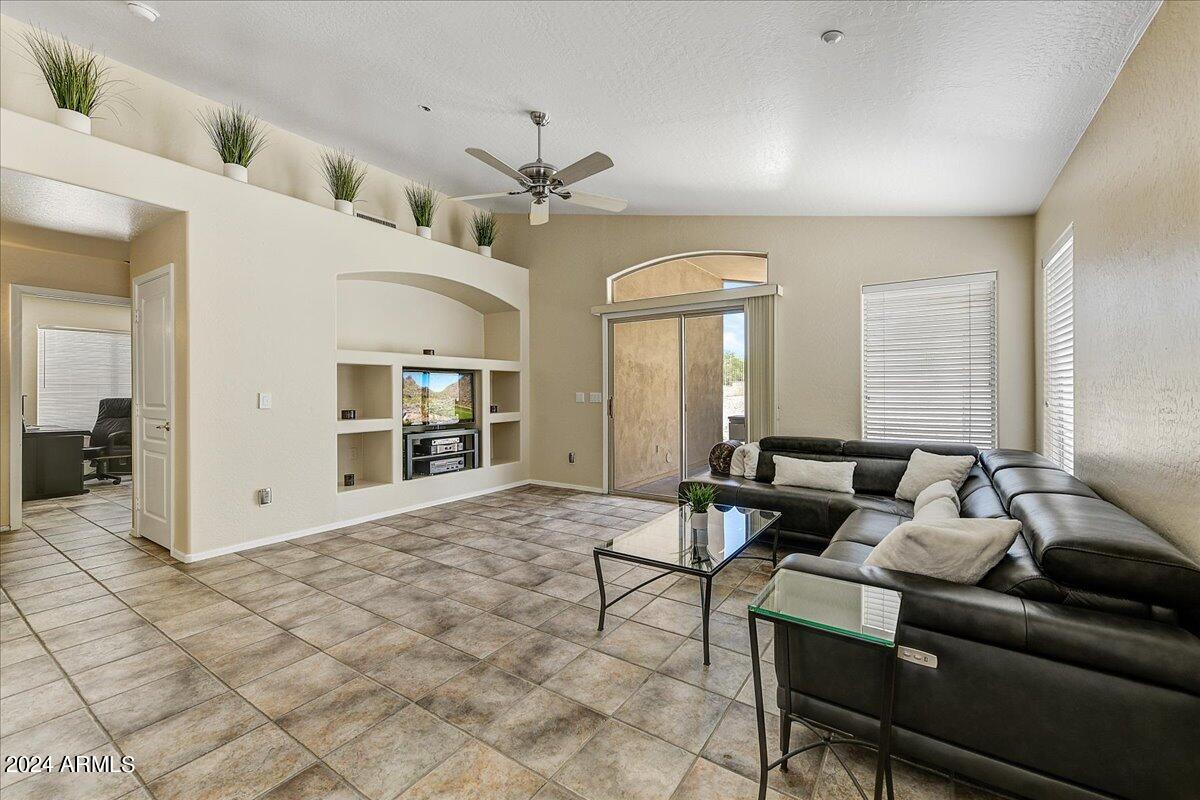 10460 E TEXAS SAGE Lane