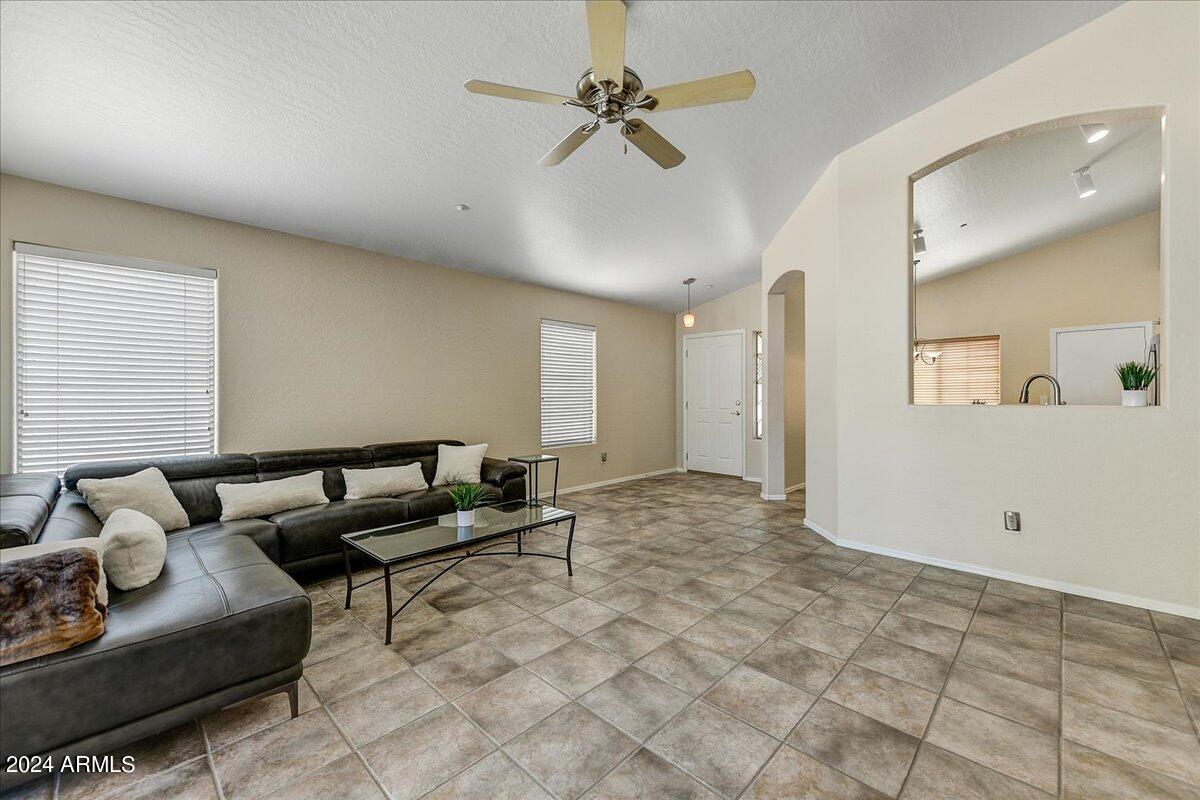 10460 E TEXAS SAGE Lane