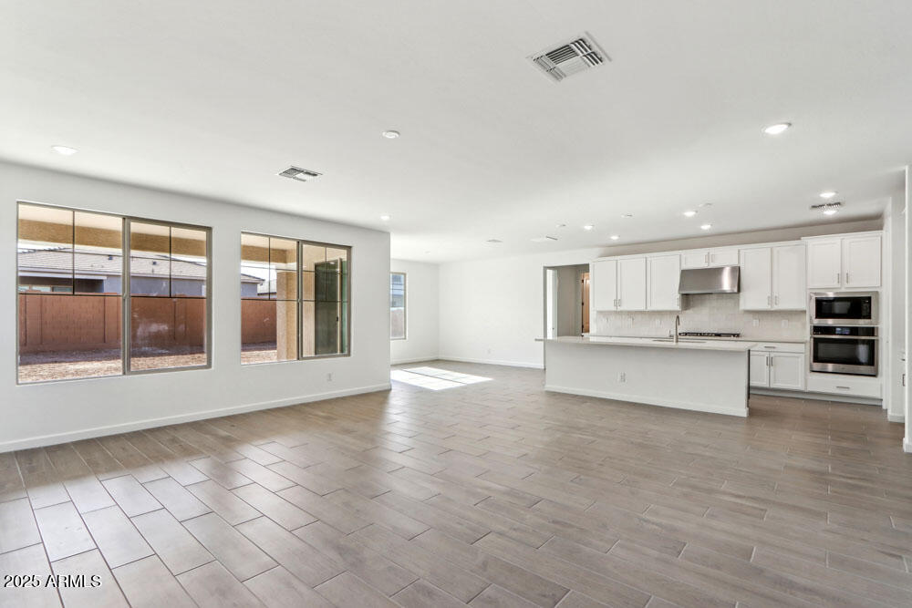 22701 E LORDS Way