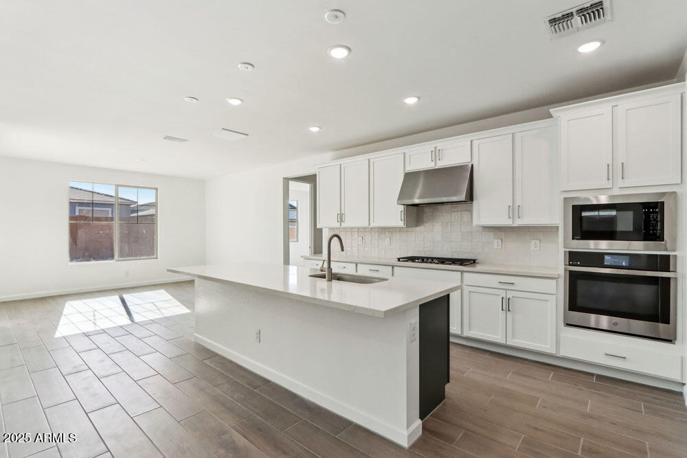22701 E LORDS Way
