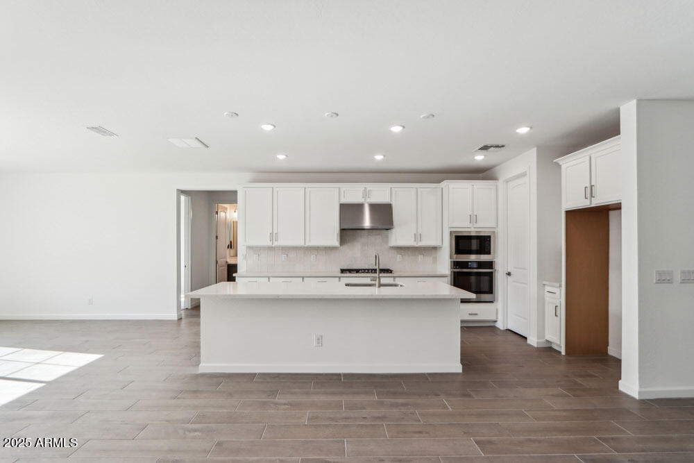 22701 E LORDS Way
