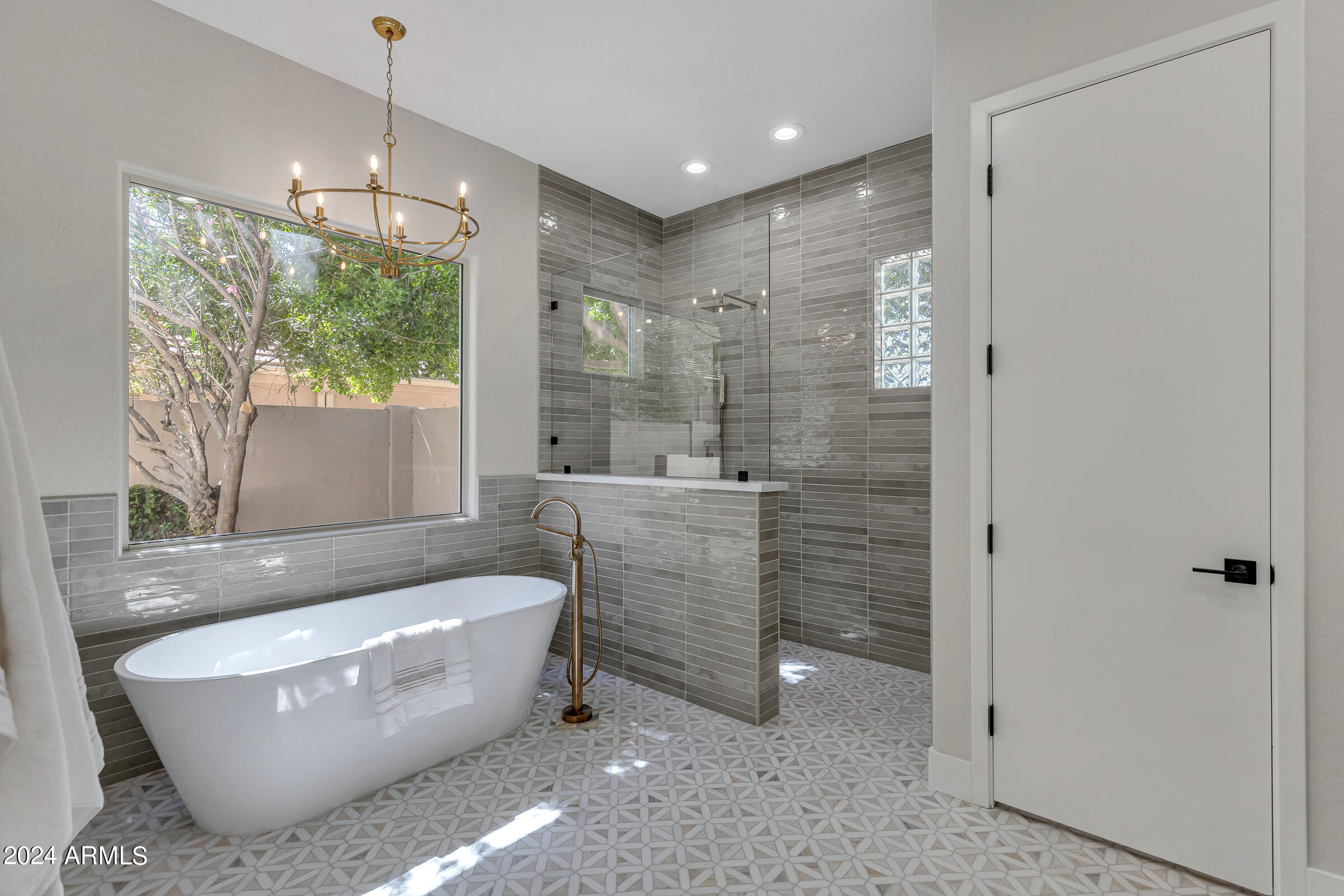 1763 W Blue Ridge Way