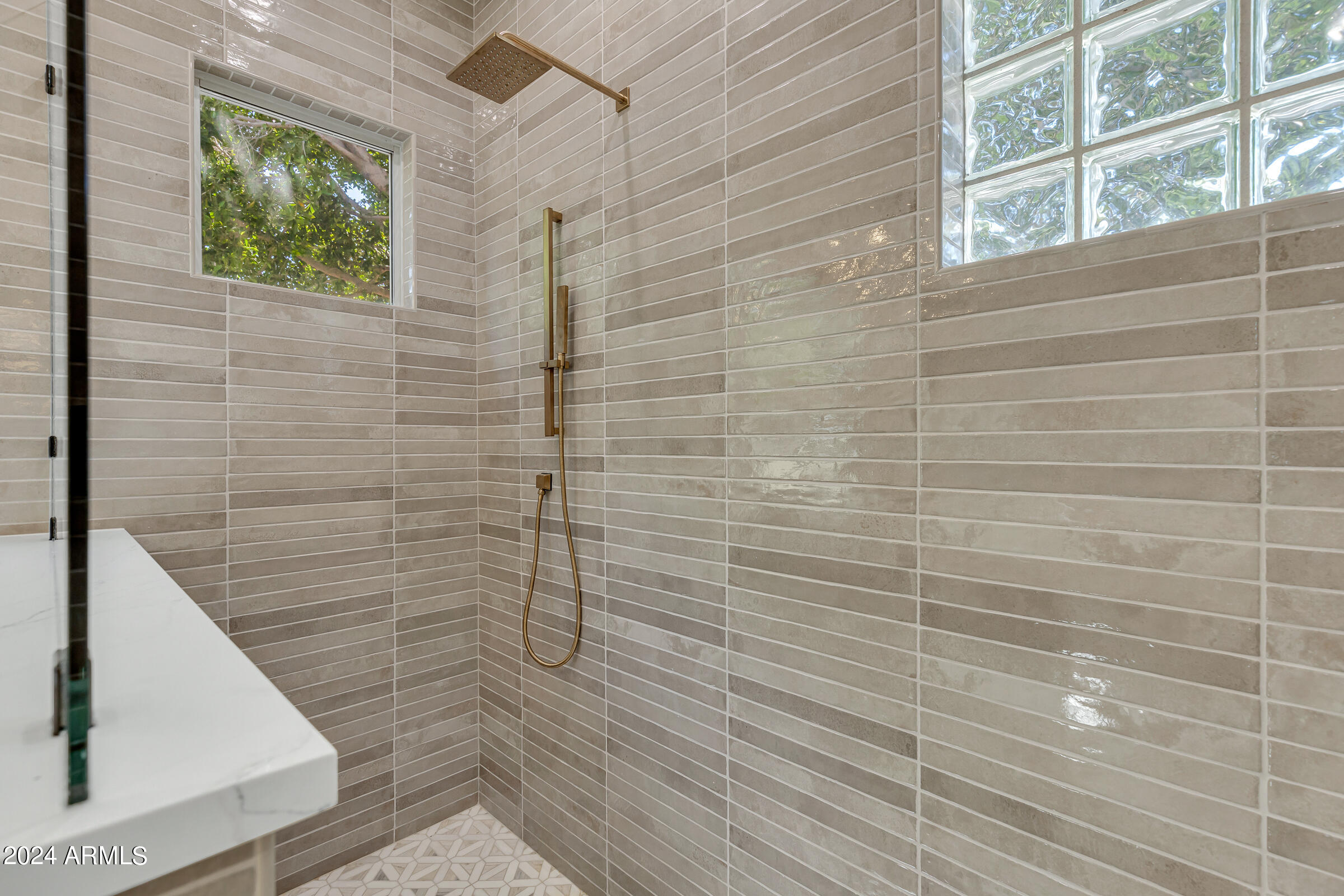 1763 W Blue Ridge Way