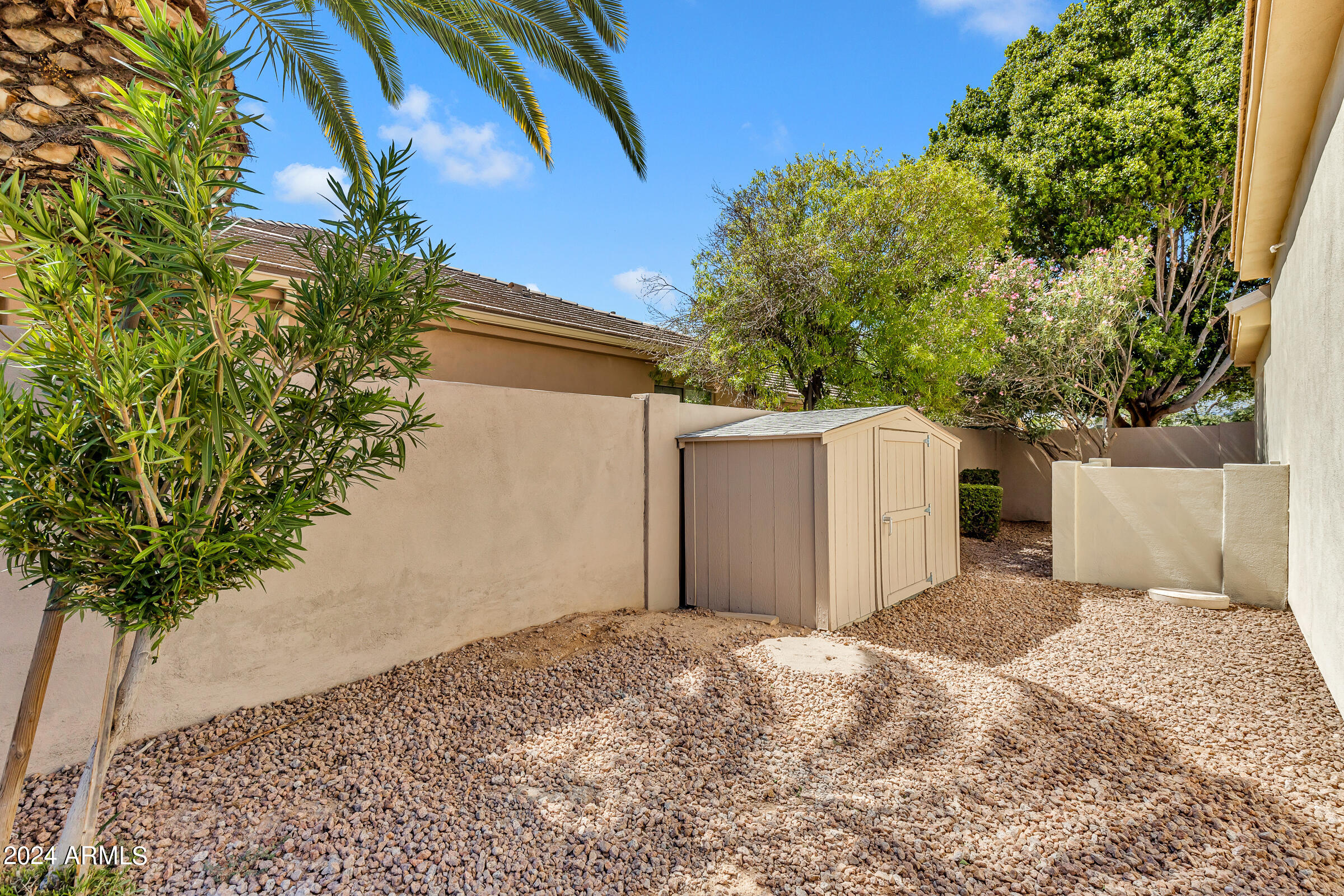 1763 W Blue Ridge Way