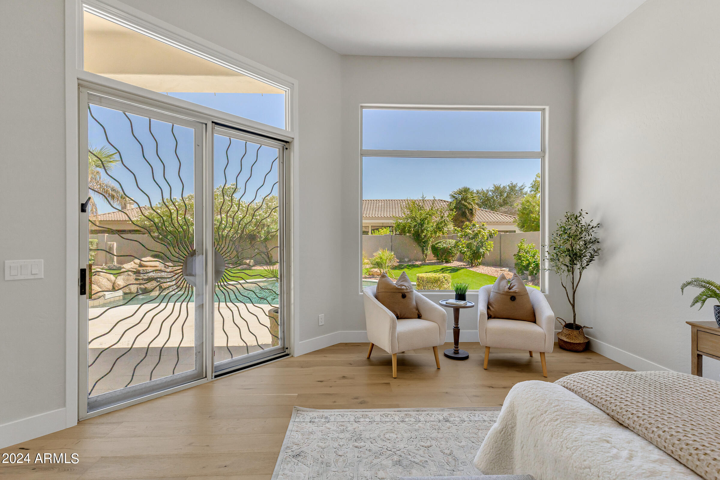 1763 W Blue Ridge Way