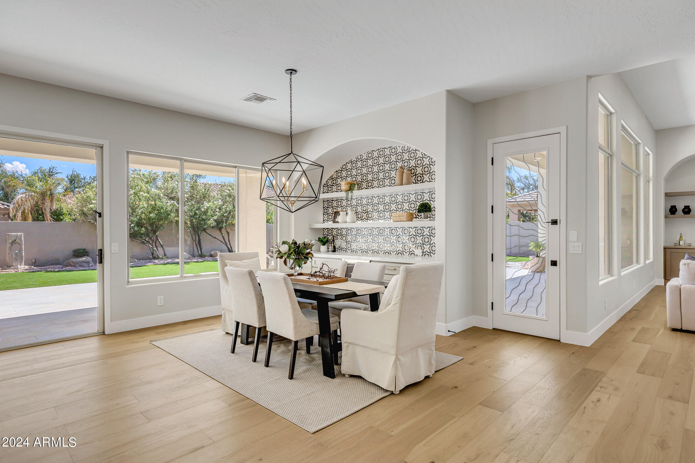 1763 W Blue Ridge Way