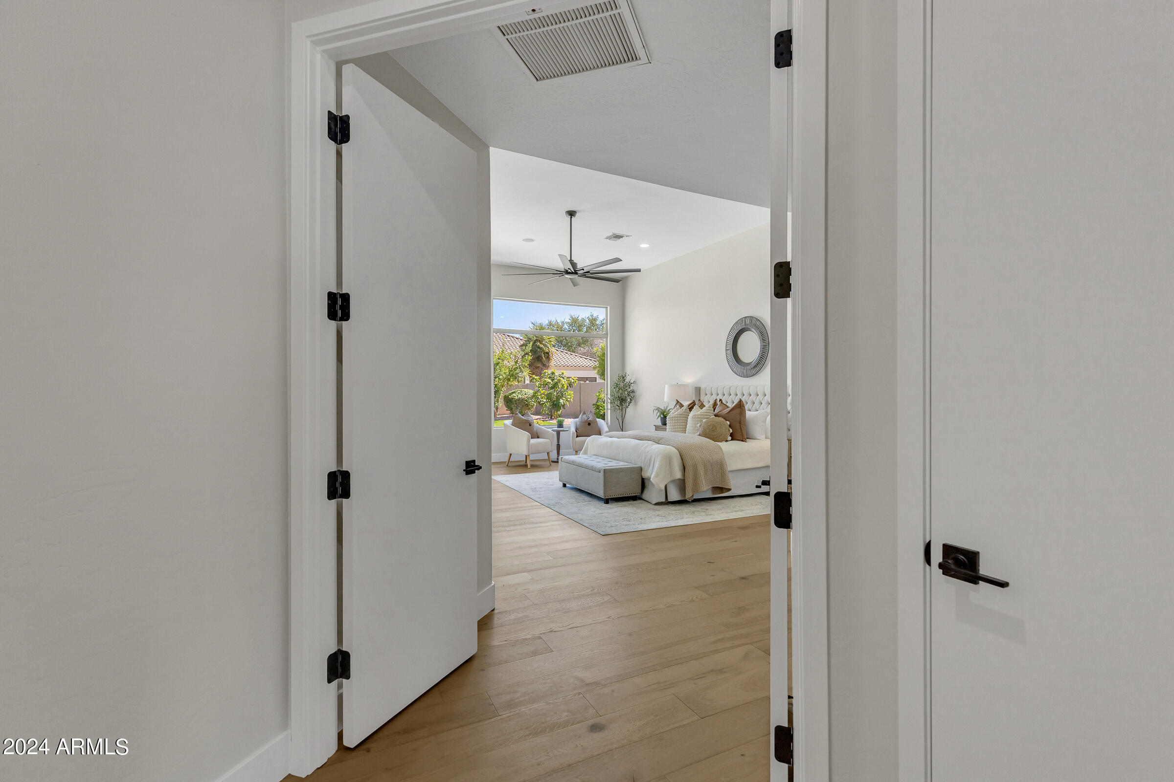 1763 W Blue Ridge Way