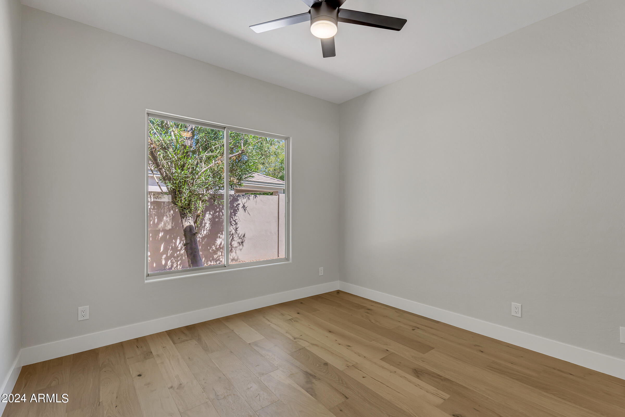 1763 W Blue Ridge Way