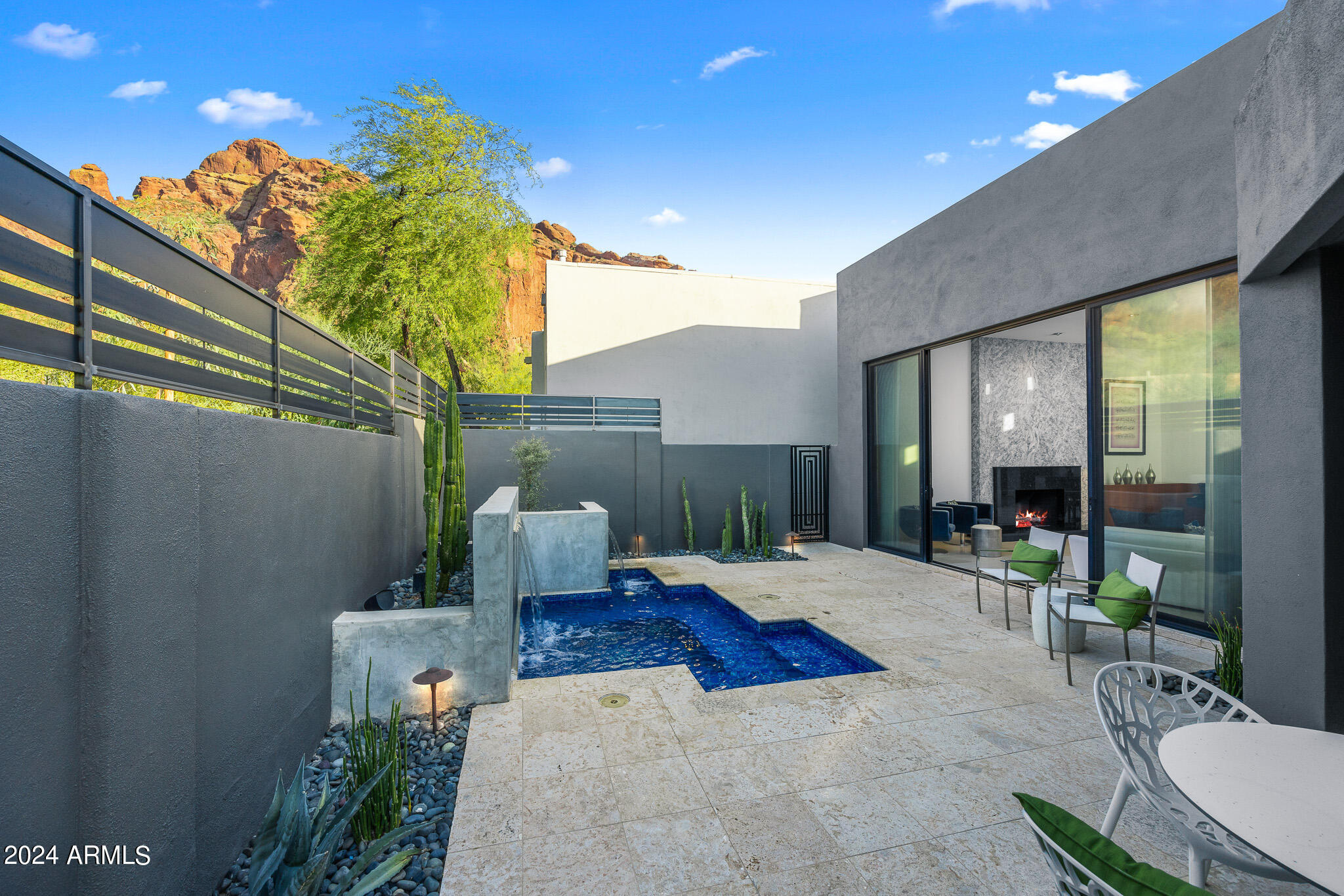 5831 N ECHO CANYON Circle