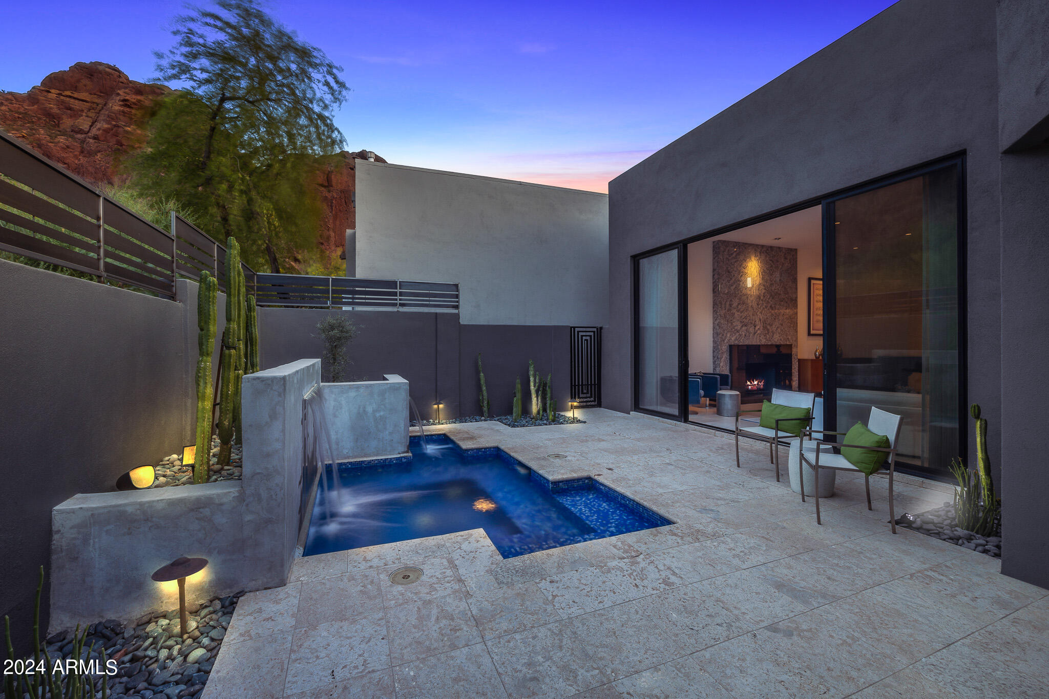 5831 N ECHO CANYON Circle