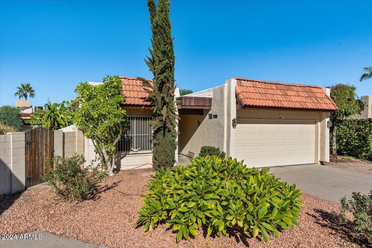 2501 E PEPPER RIDGE Circle