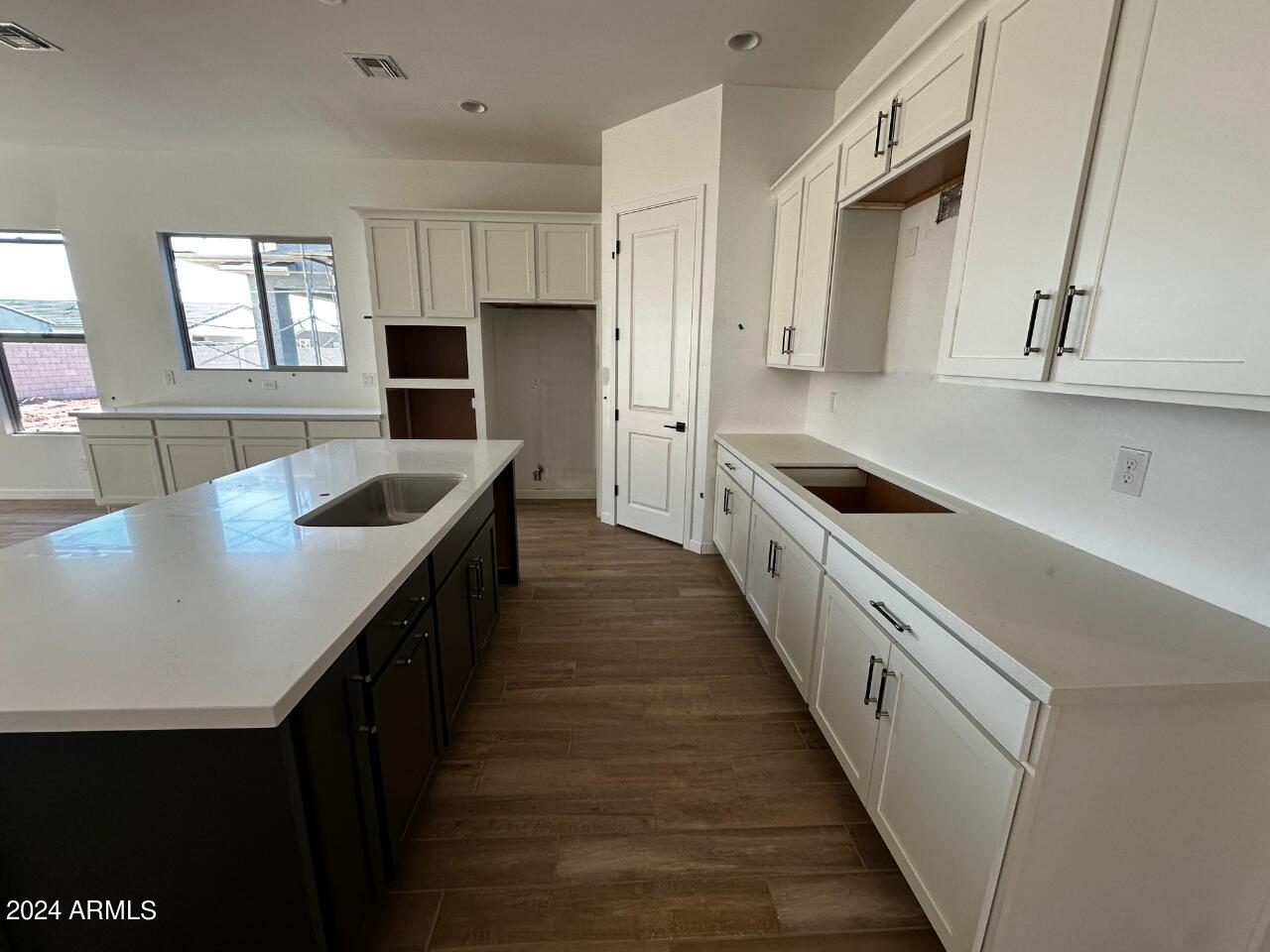 11515 E UTOPIA Avenue