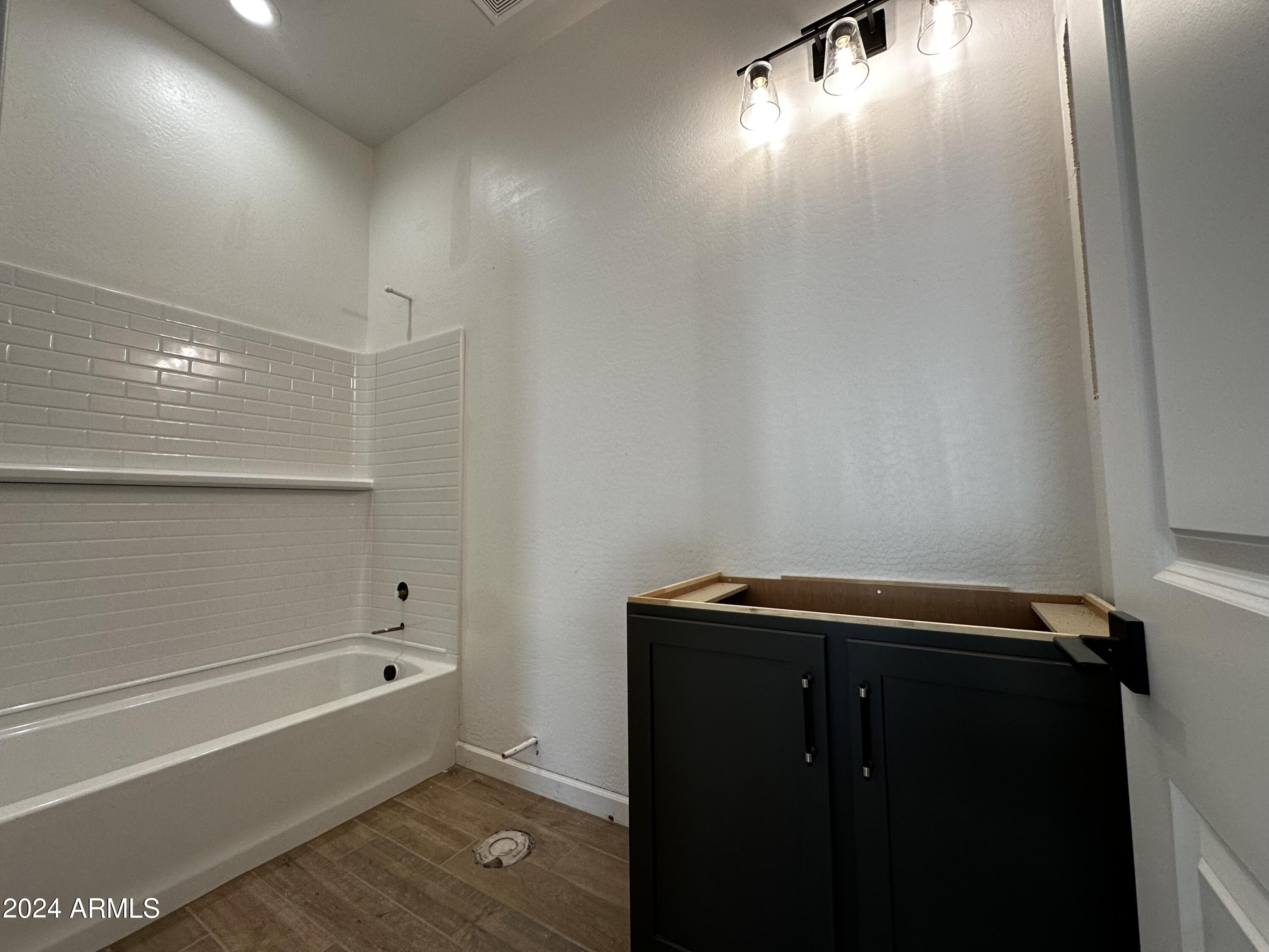 11515 E UTOPIA Avenue