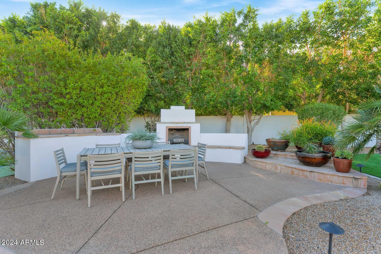 5409 E MCDONALD Drive
