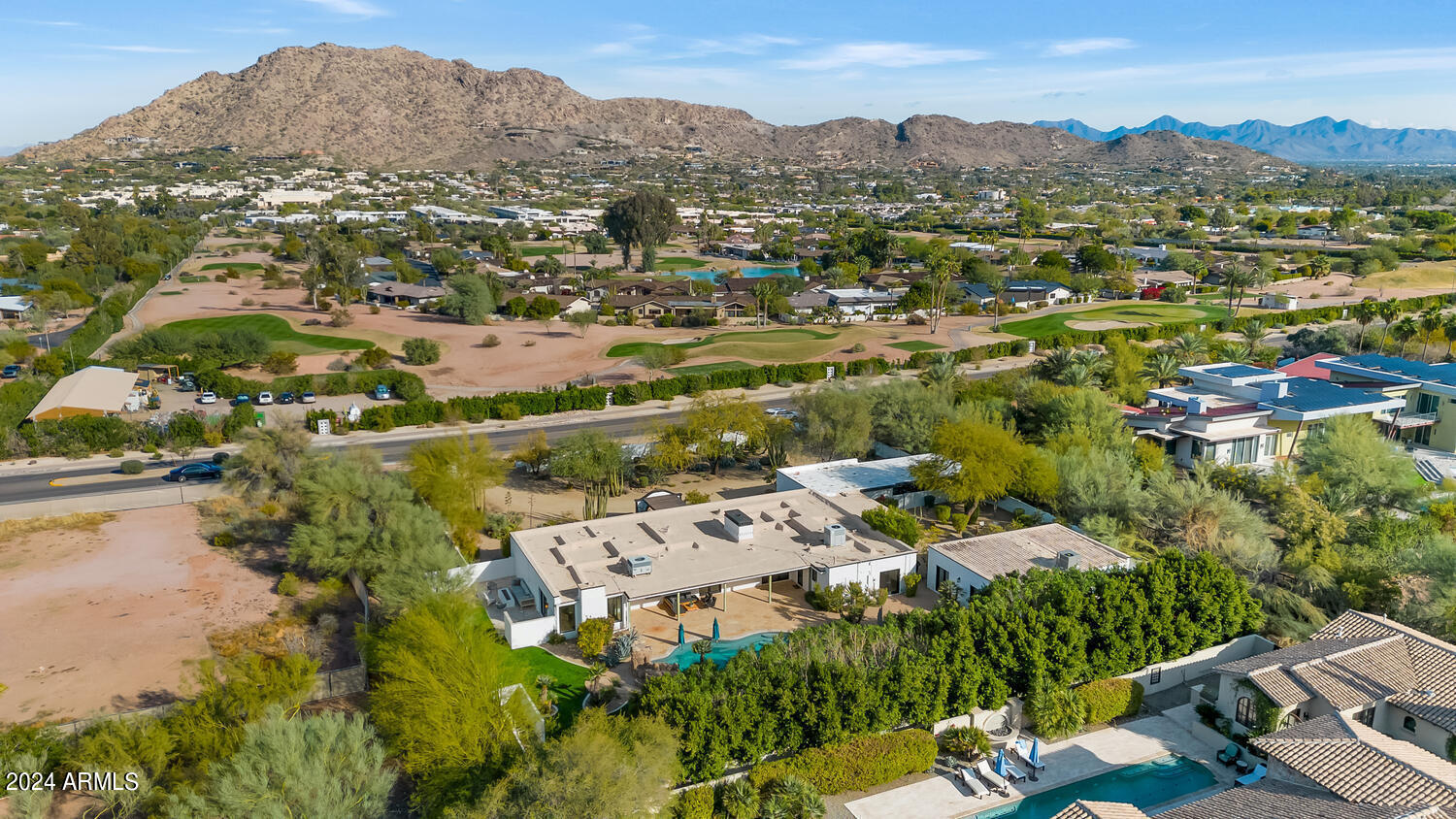 5409 E MCDONALD Drive