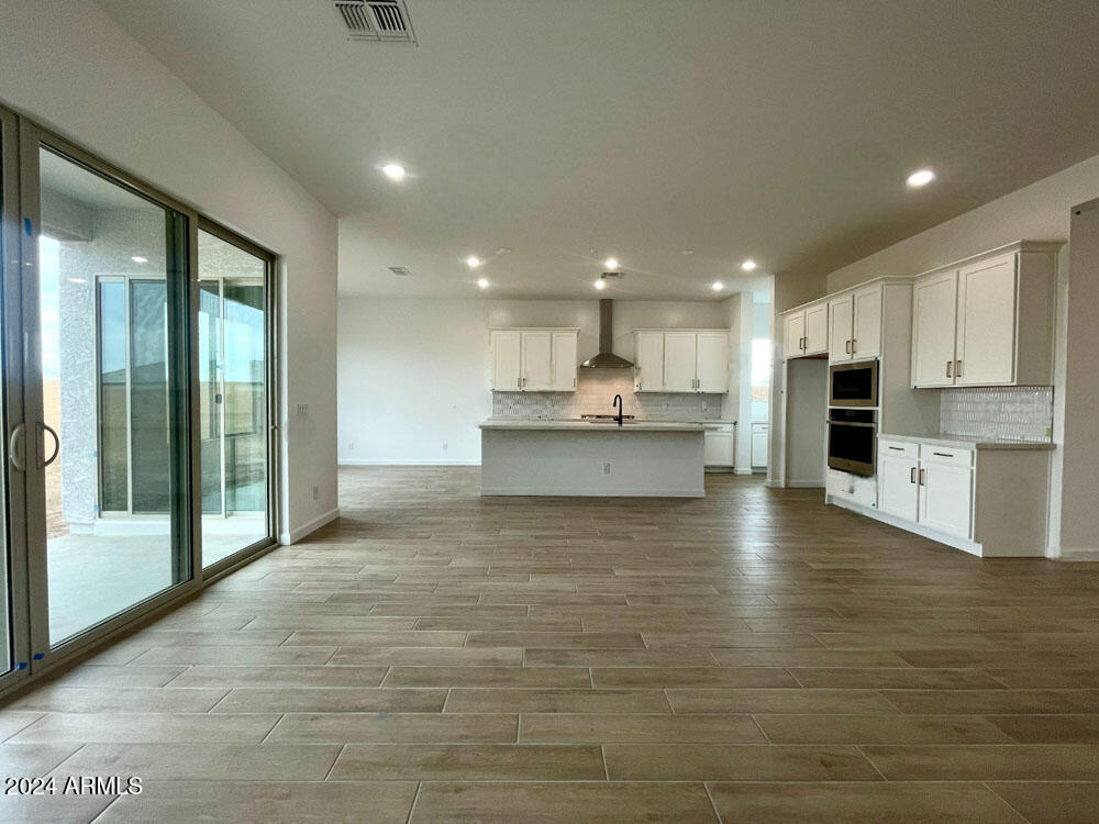 22730 E ROUNDUP Way