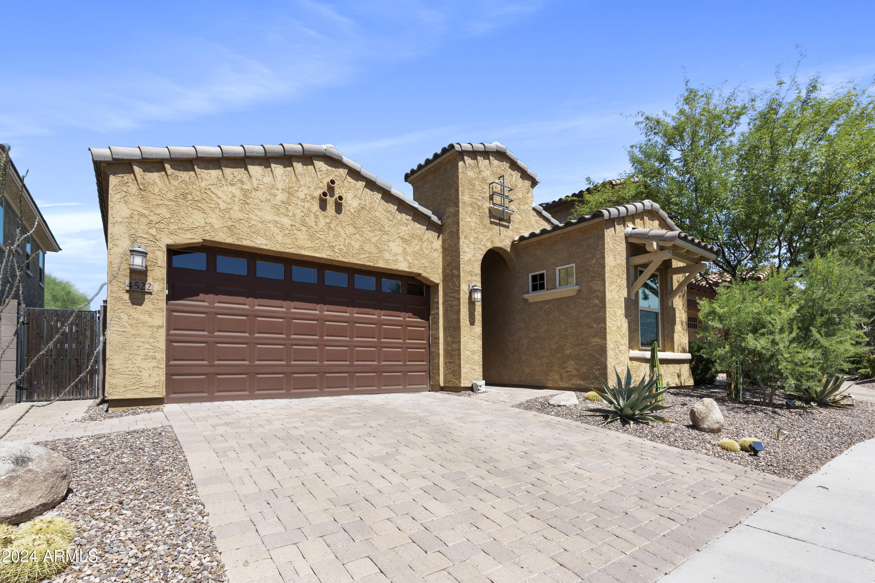 4522 E Vista Bonita Drive