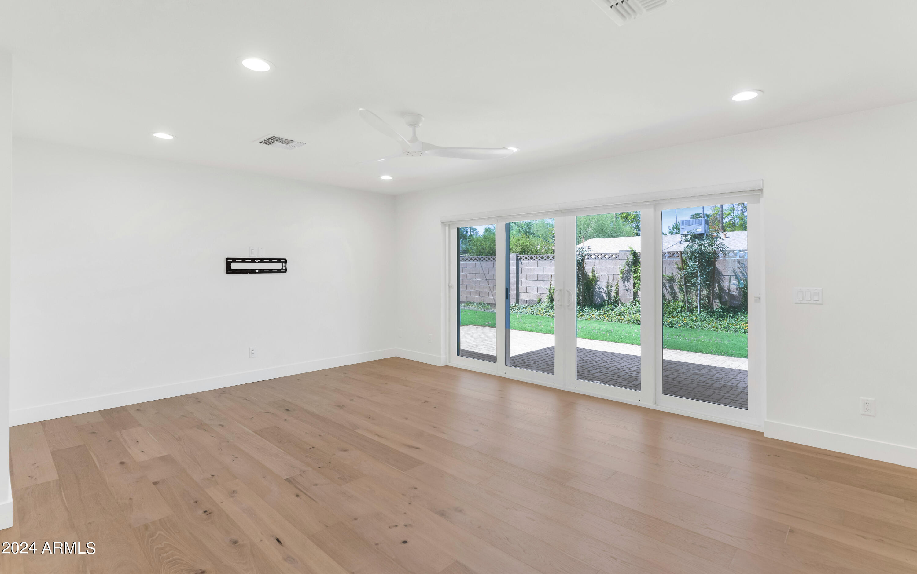 4154 N 35TH Place