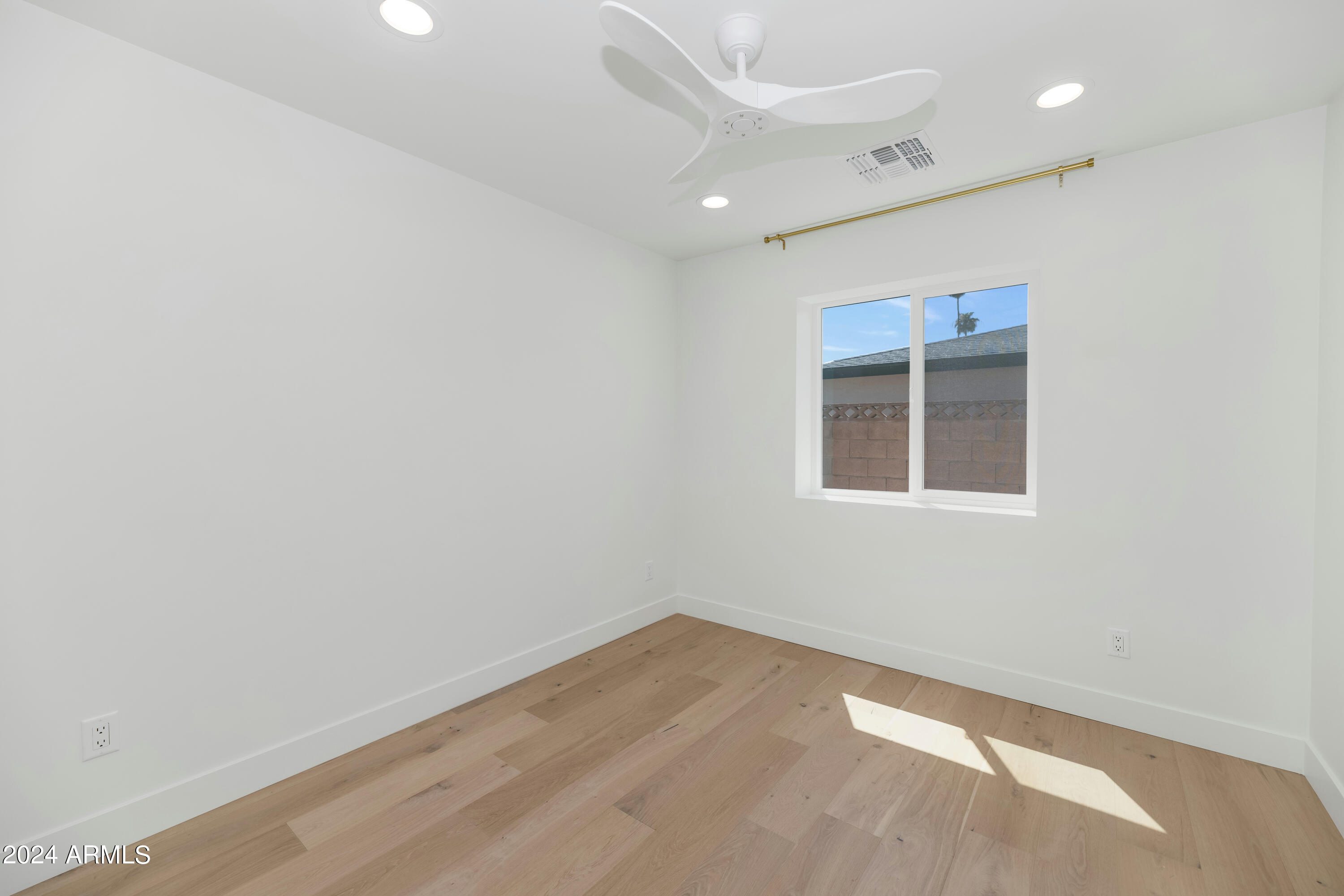 4154 N 35TH Place