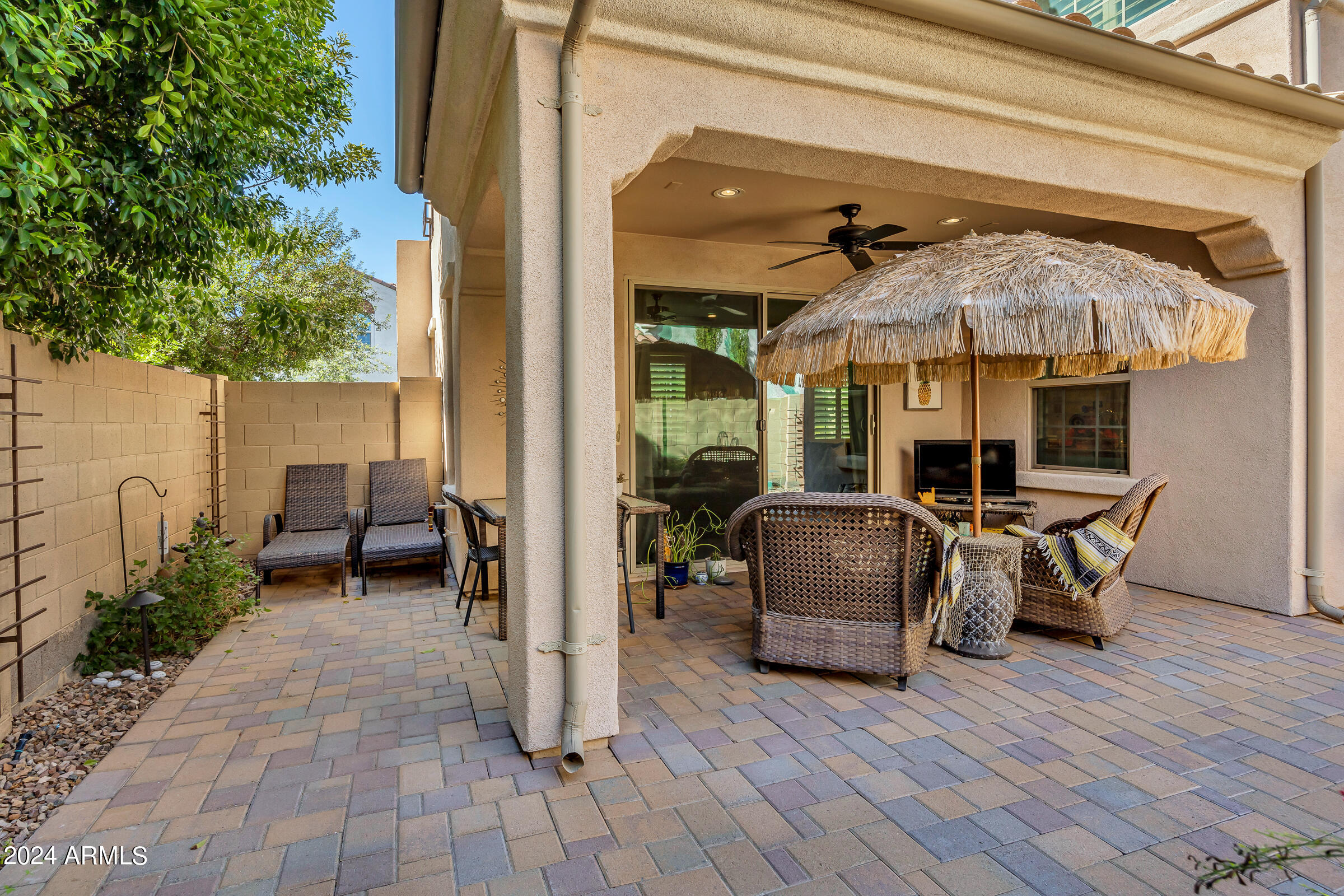 1927 W Yellowstone Way