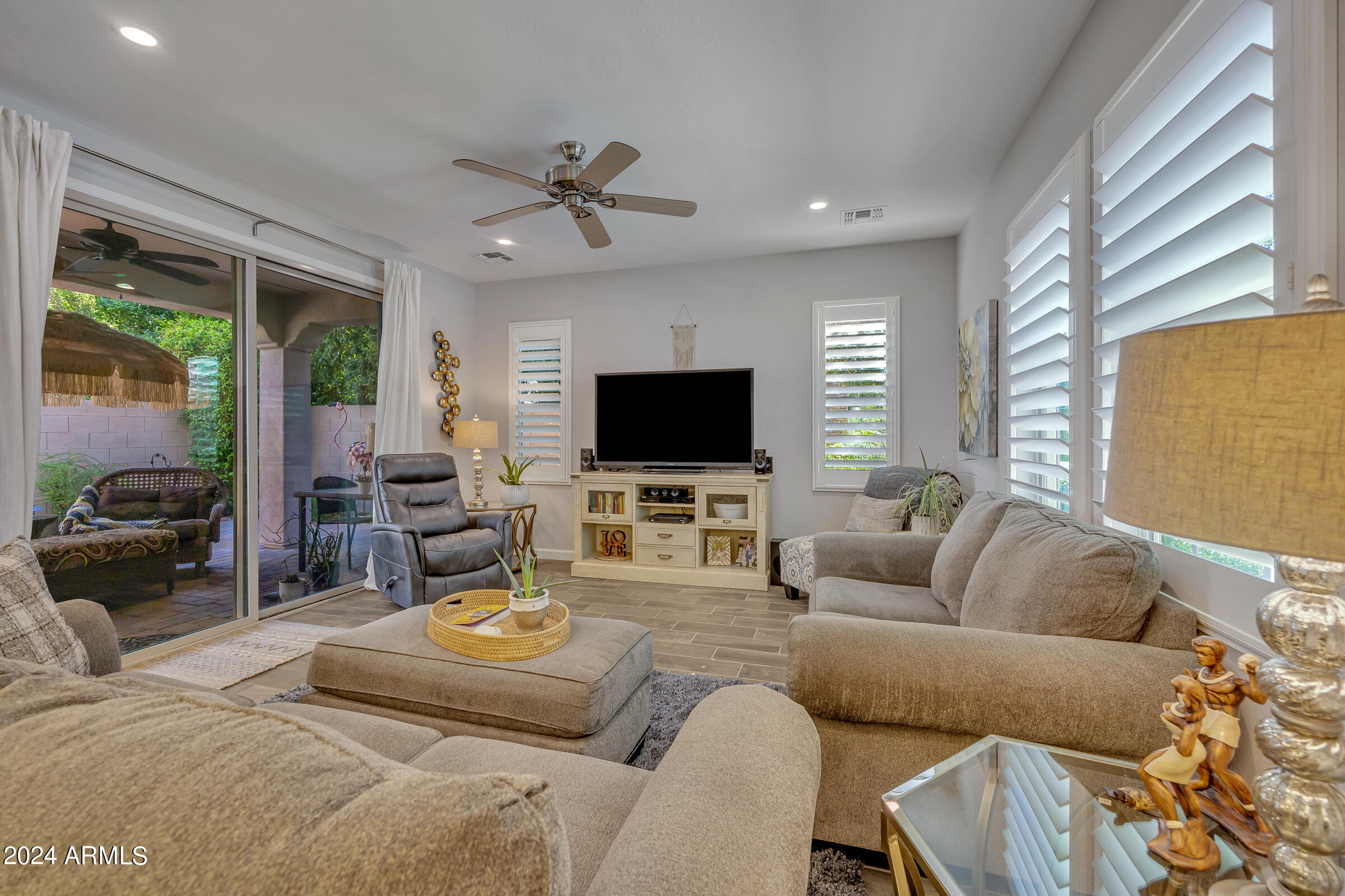 1927 W Yellowstone Way