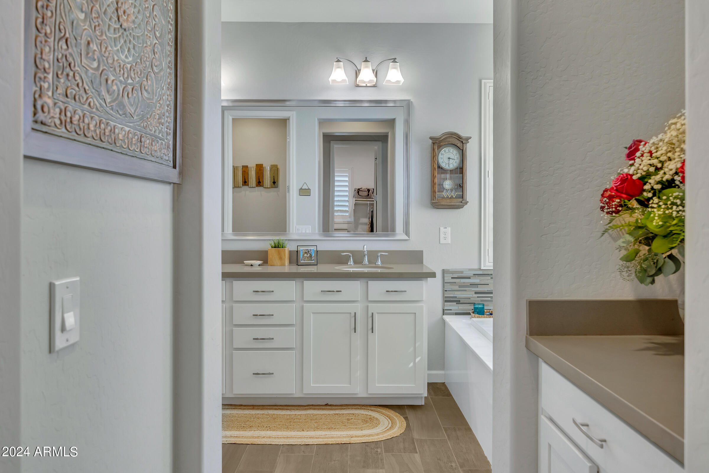 1927 W Yellowstone Way