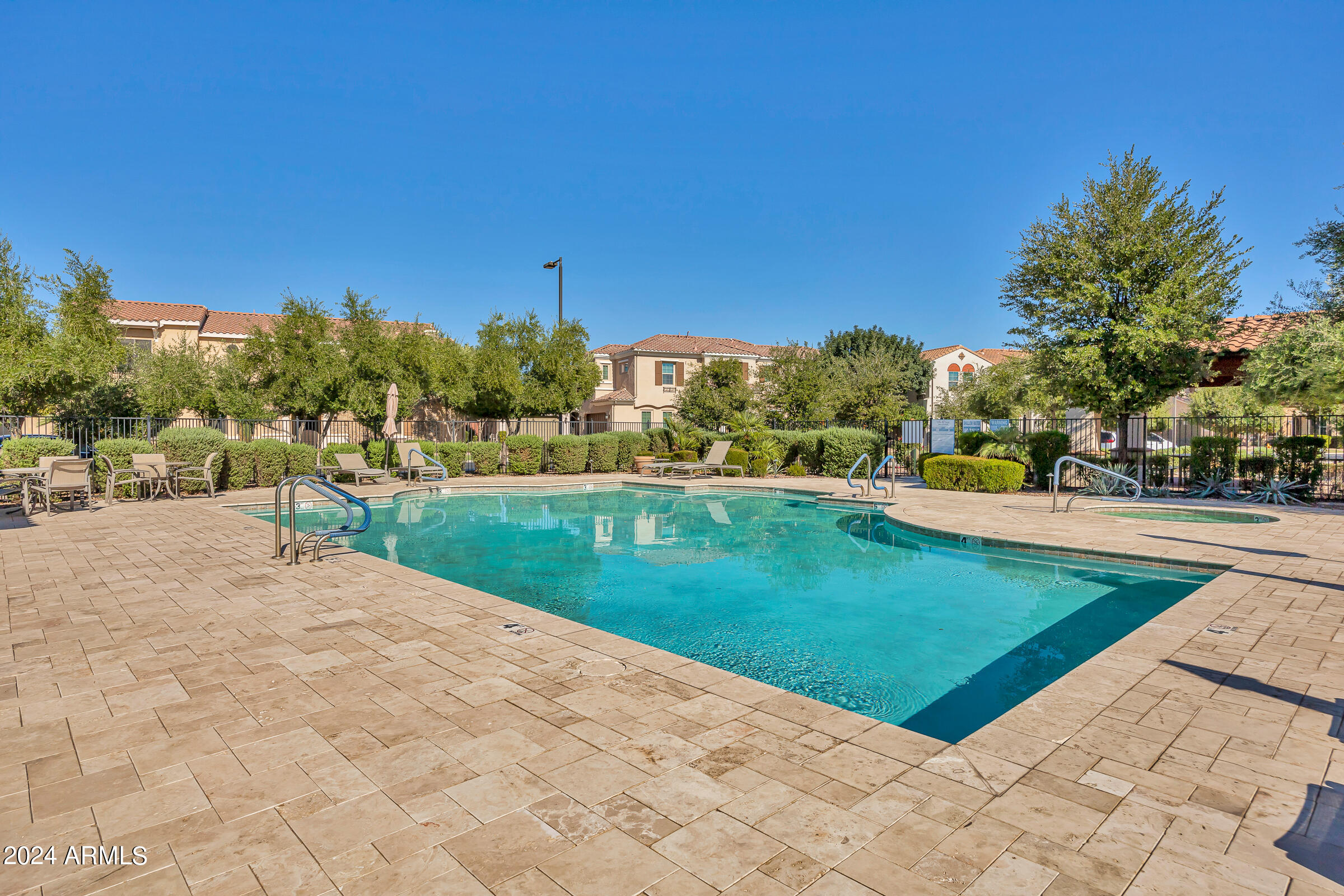 1927 W Yellowstone Way