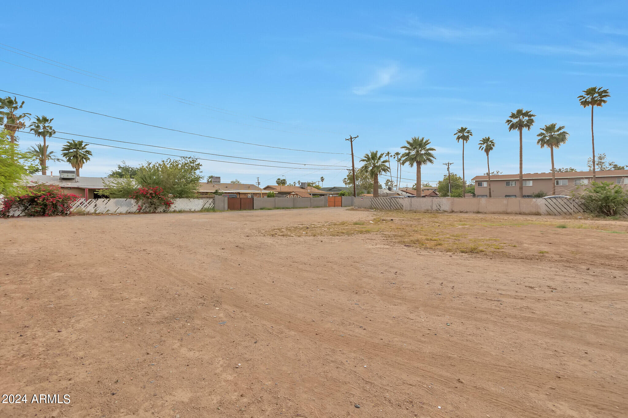 4007 W McDowell Road, 623