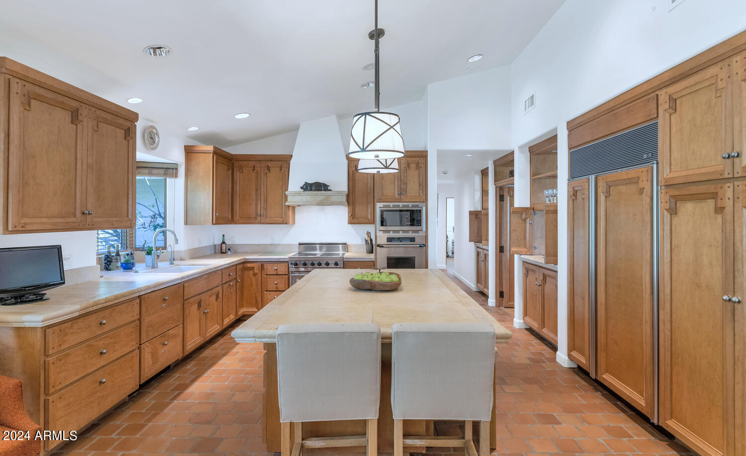 3500 E LINCOLN Drive, 15