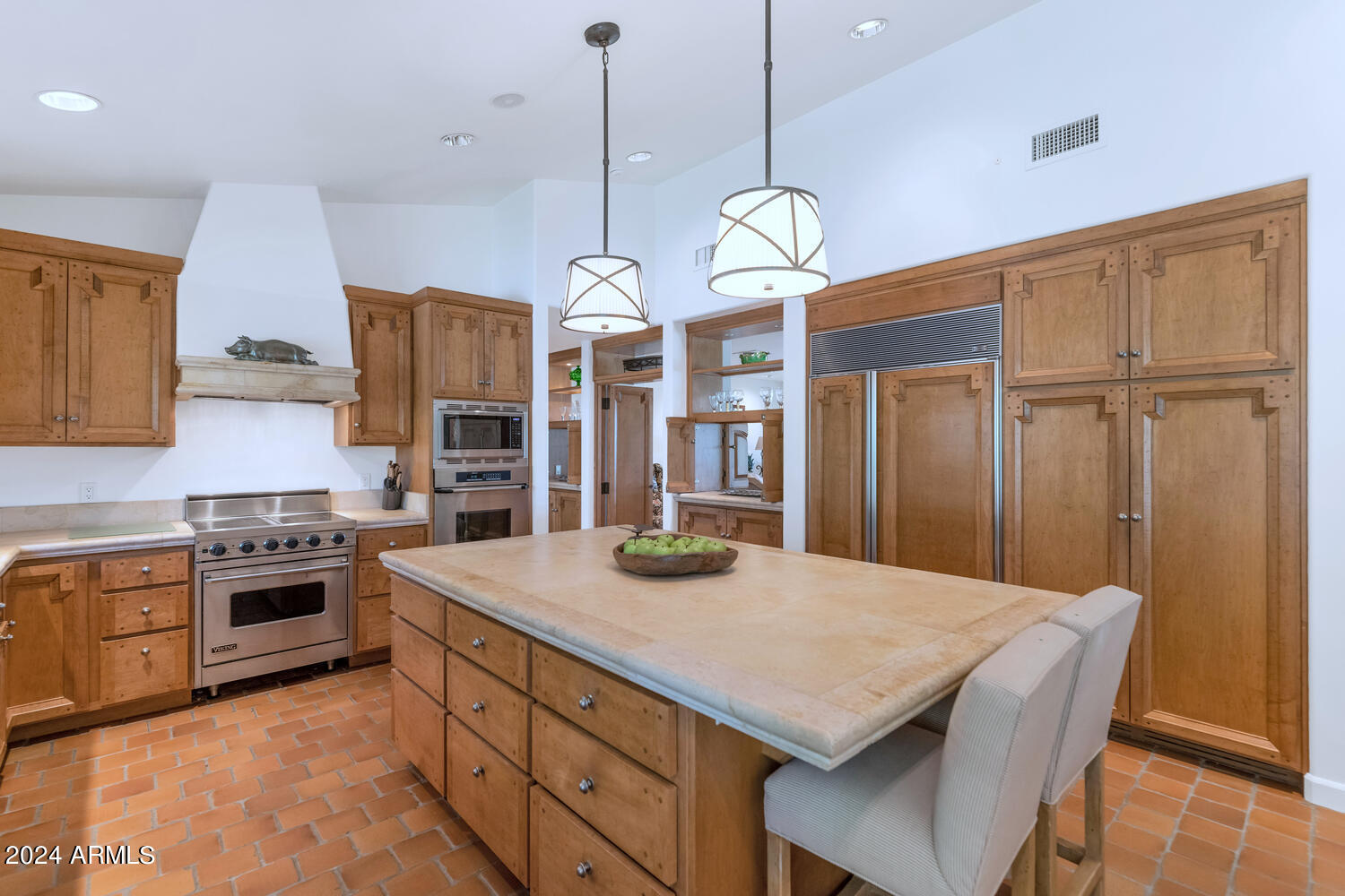 3500 E LINCOLN Drive, 15