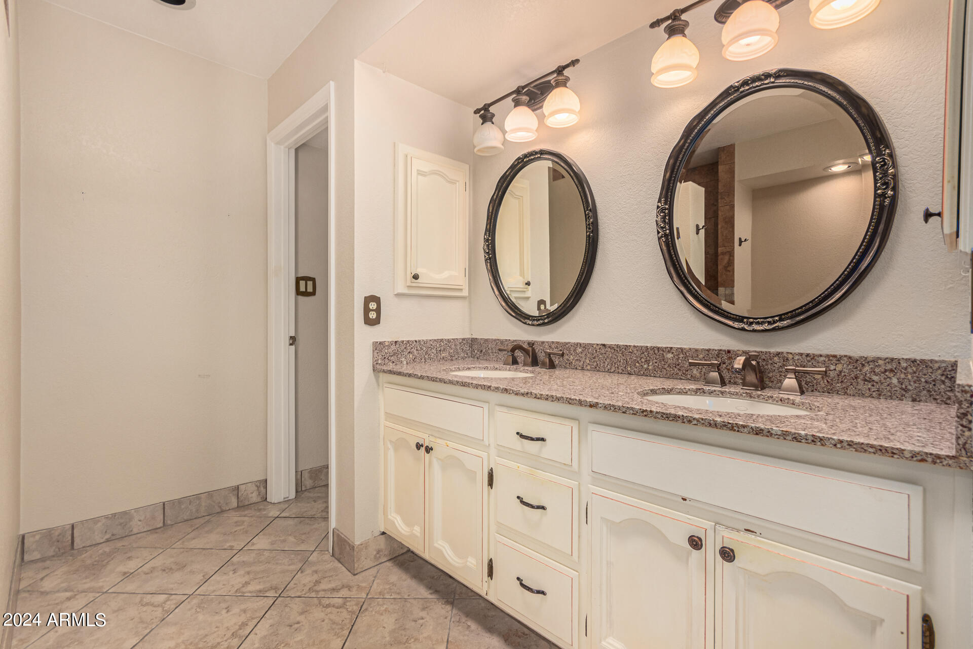 9779 E Gold Dust Avenue, Scottsdale