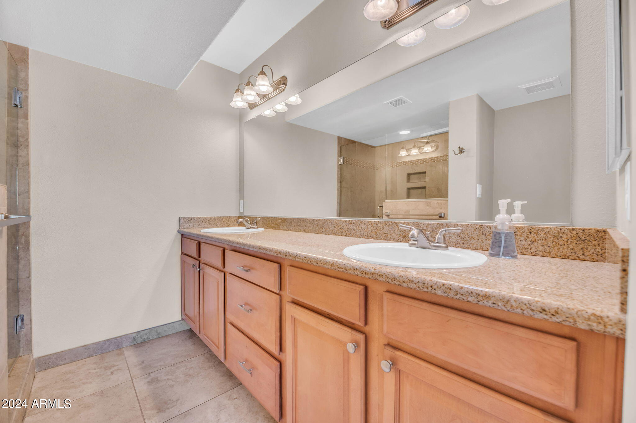 935 N GRANITE REEF Road, 103