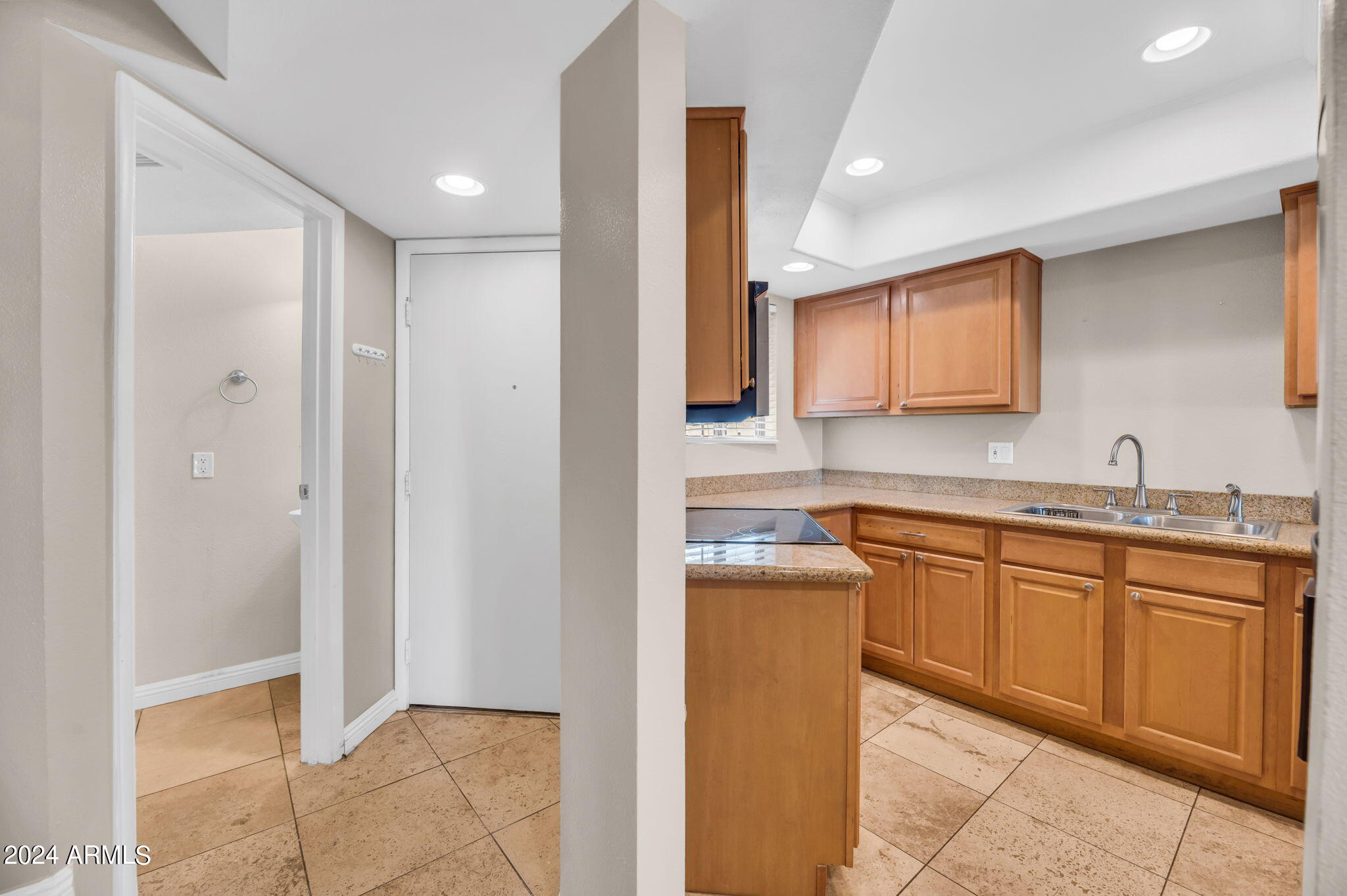 935 N GRANITE REEF Road, 103