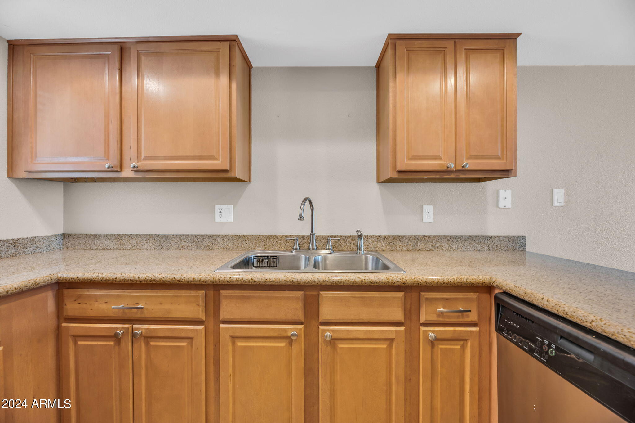 935 N GRANITE REEF Road, 103