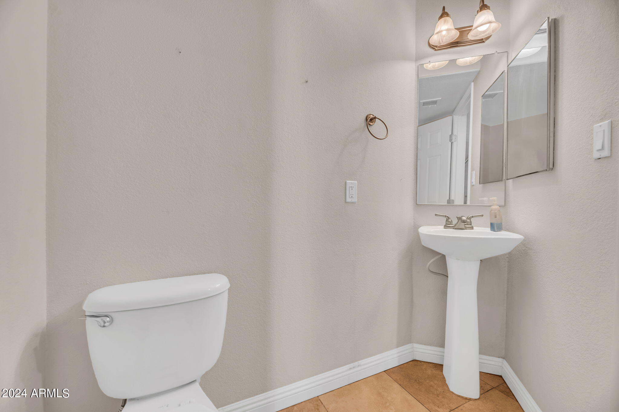 935 N GRANITE REEF Road, 103