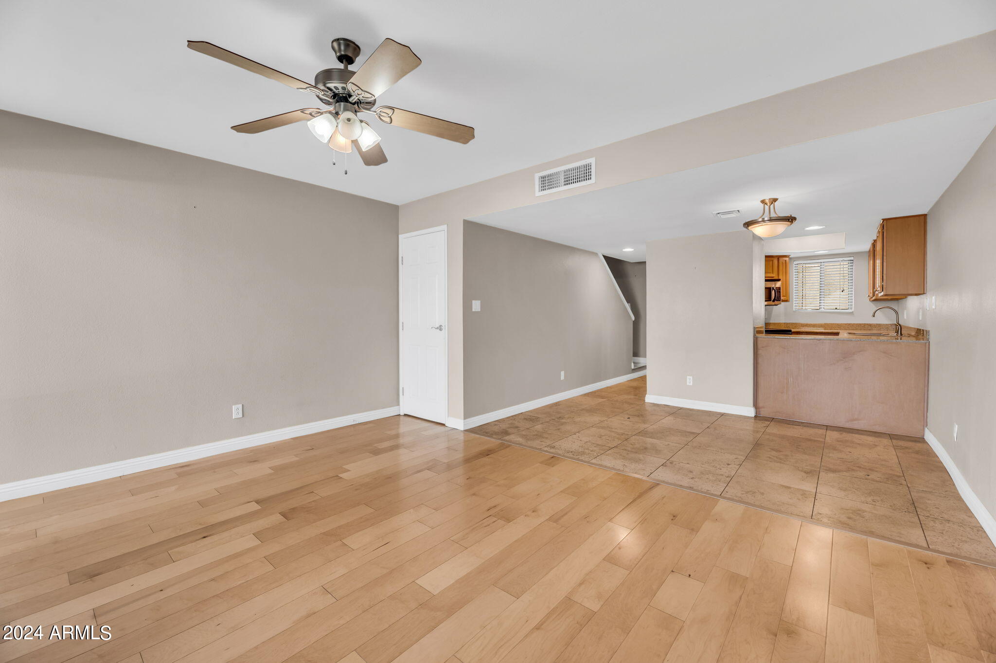 935 N GRANITE REEF Road, 103
