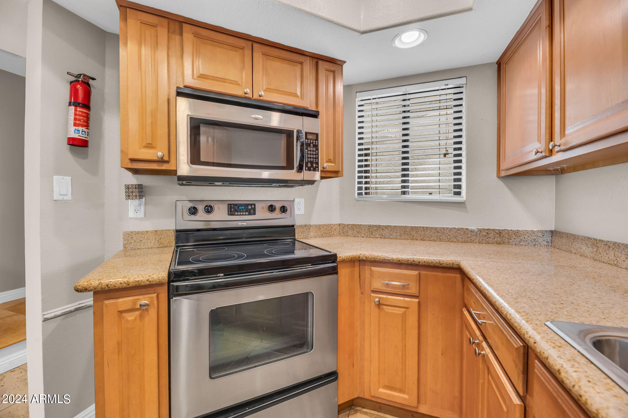 935 N GRANITE REEF Road, 103