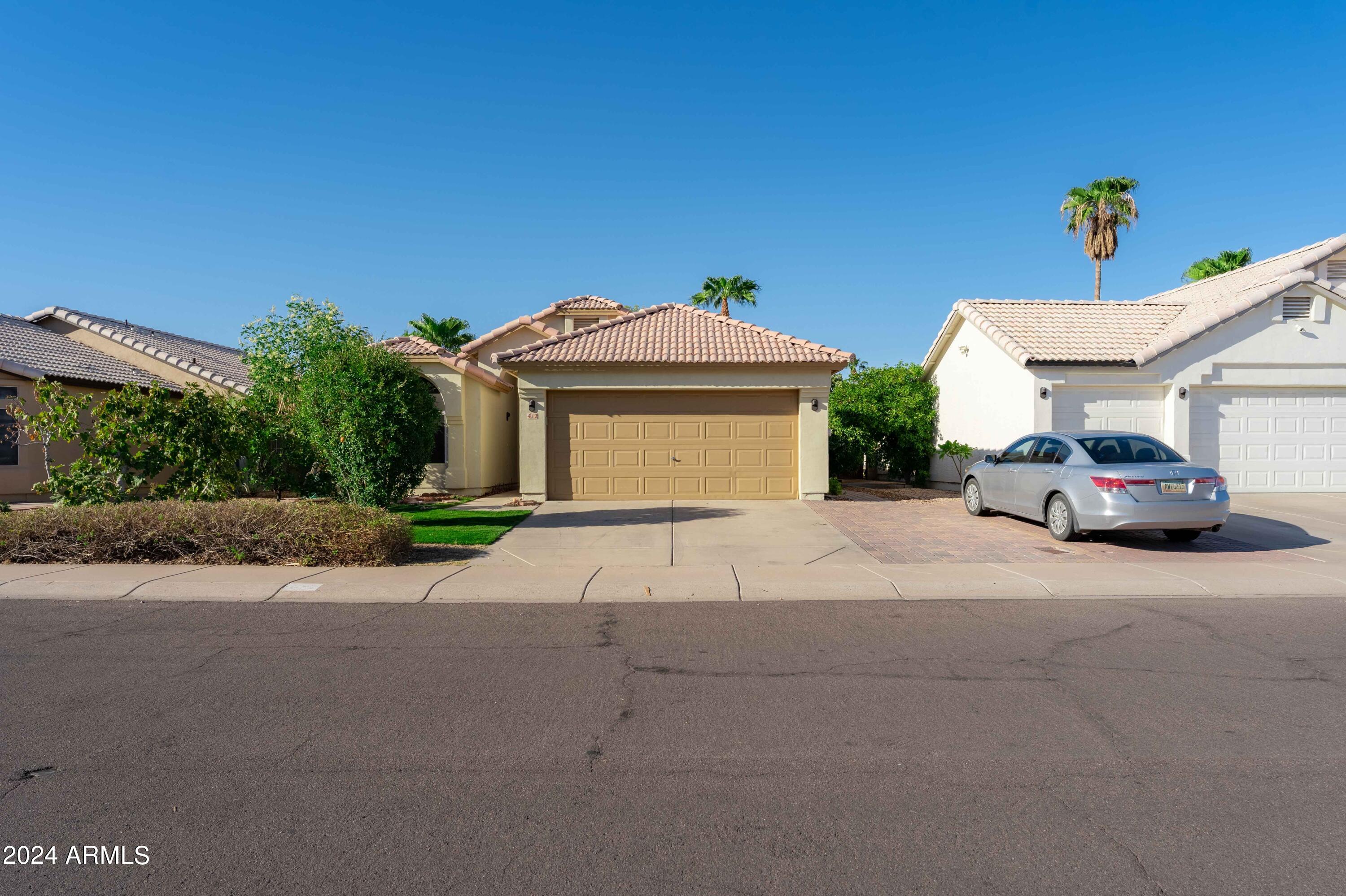 412 W AIRE LIBRE Avenue