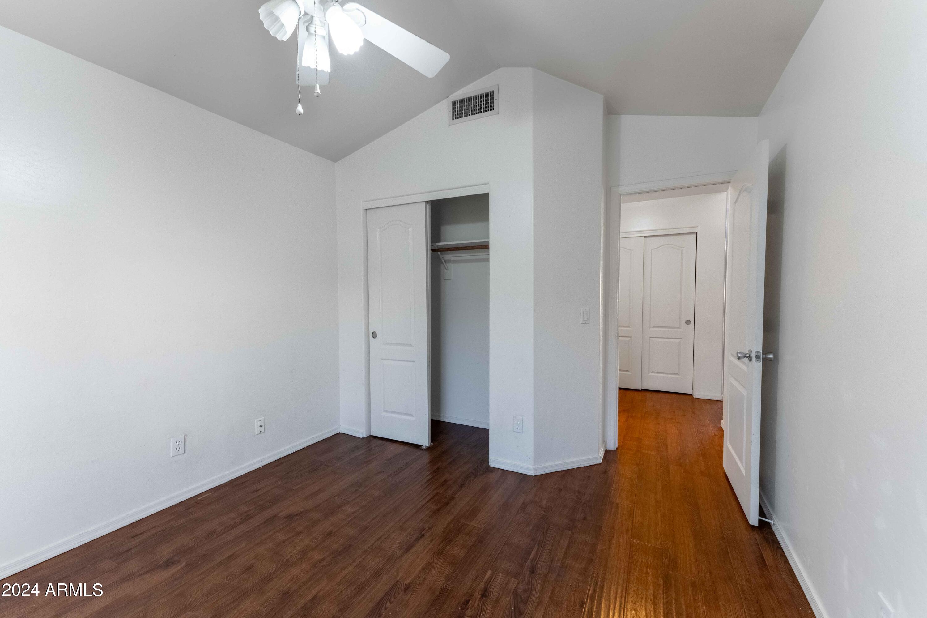 412 W AIRE LIBRE Avenue