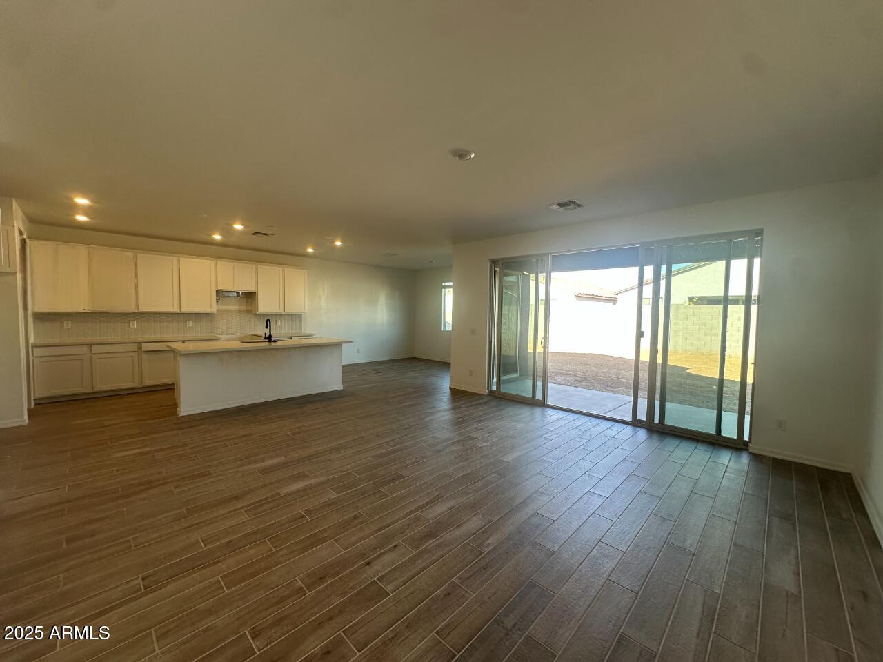 2622 E ABE TRUCKLE Avenue