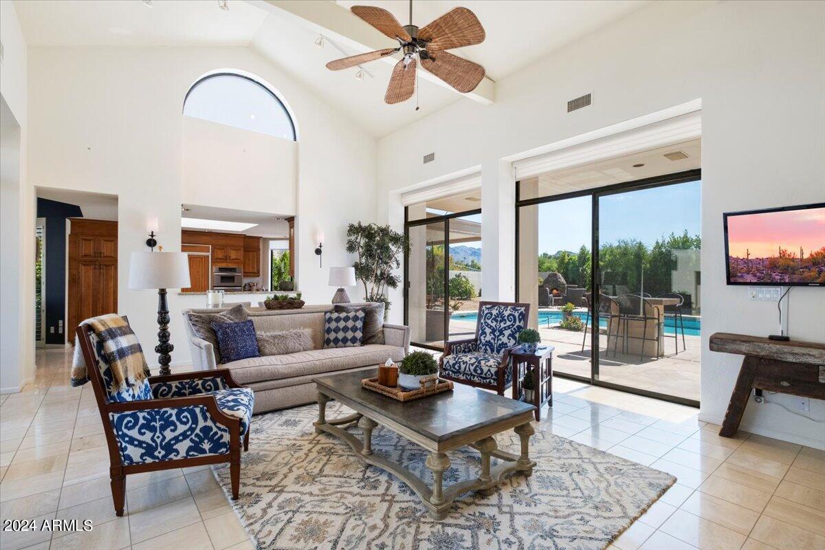 8565 E VISTA DEL LAGO N