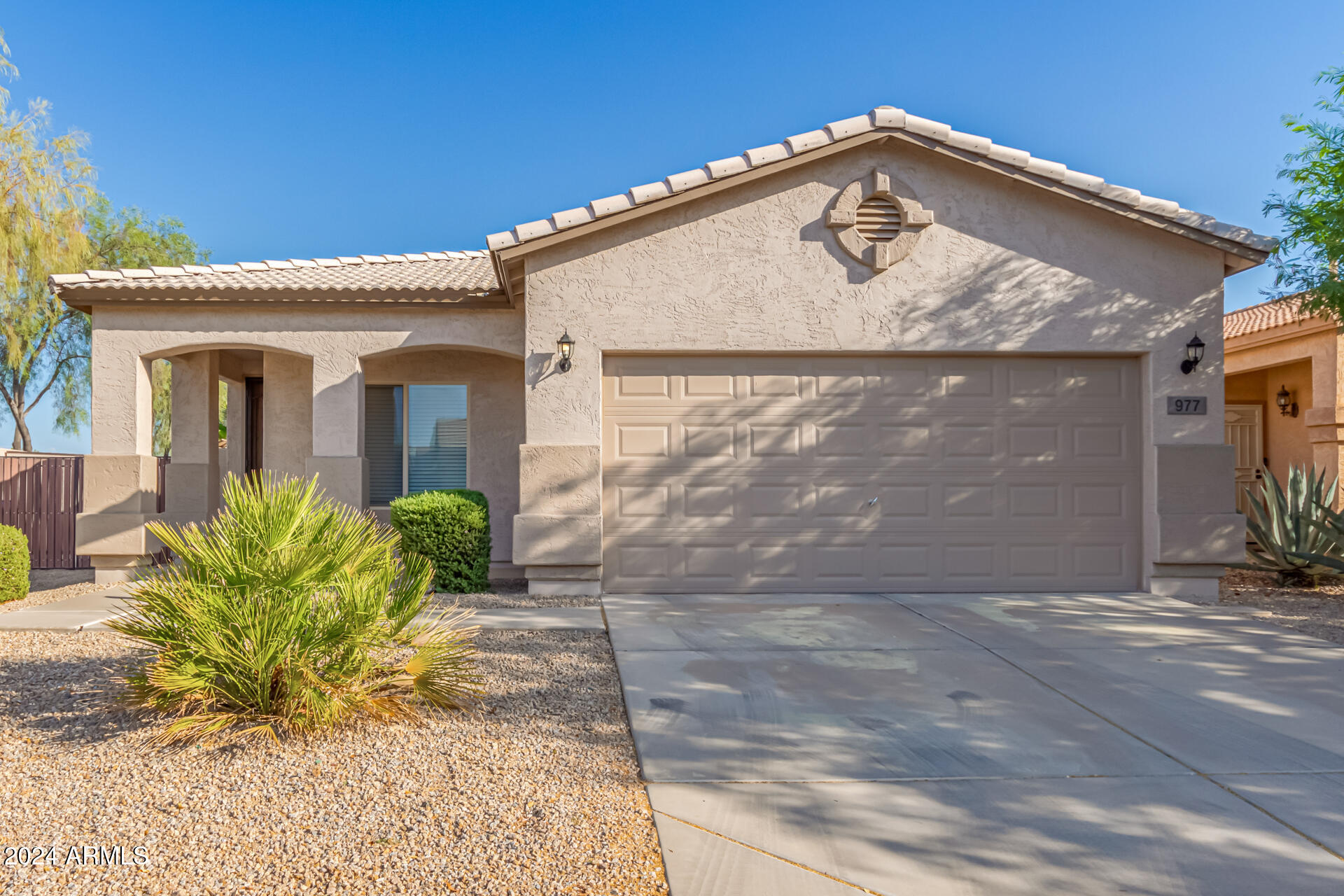 977 E GOLD DUST Way