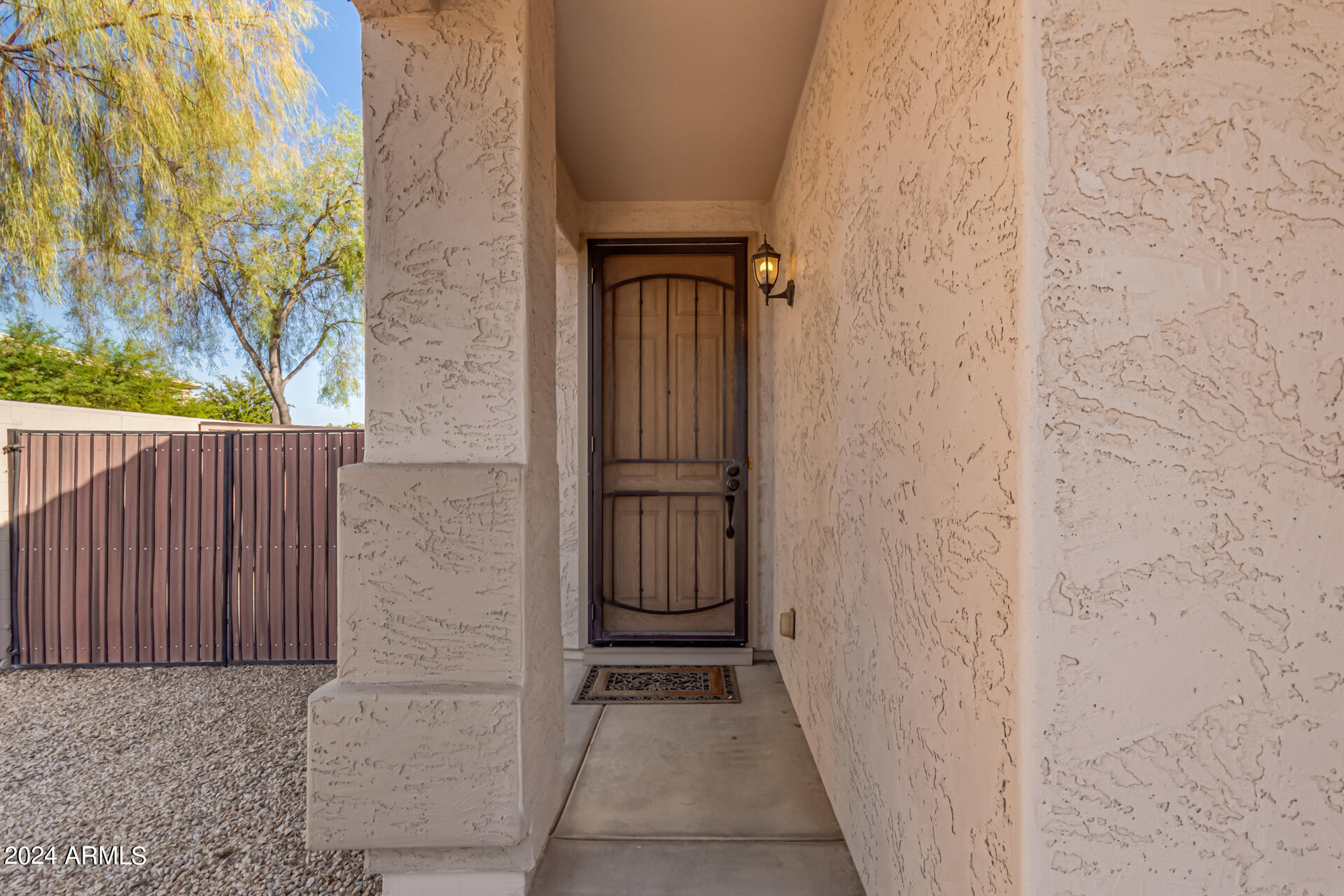977 E GOLD DUST Way