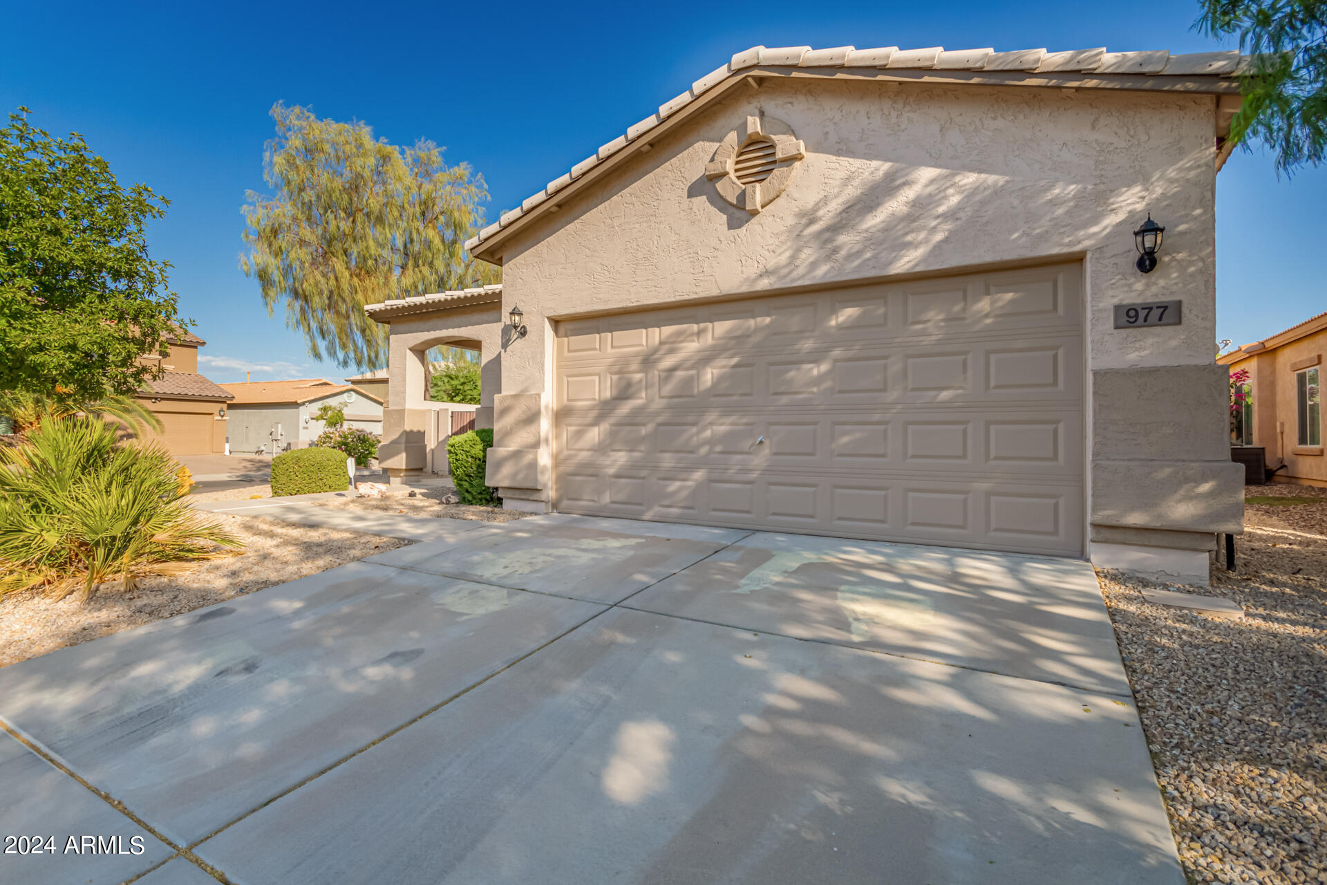 977 E GOLD DUST Way