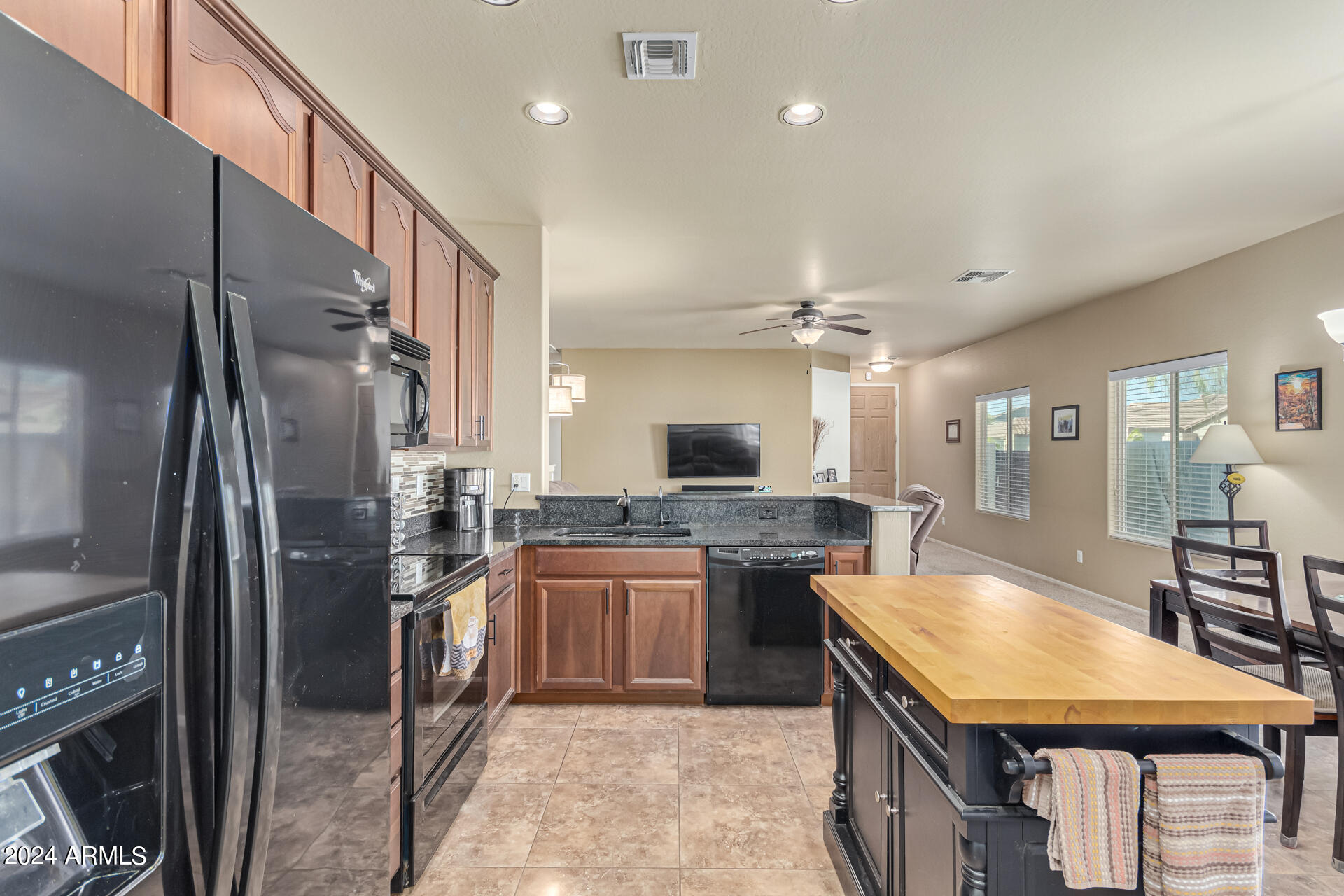 977 E GOLD DUST Way
