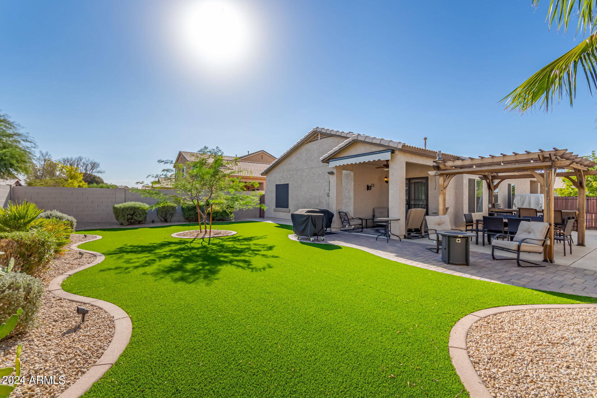 977 E GOLD DUST Way